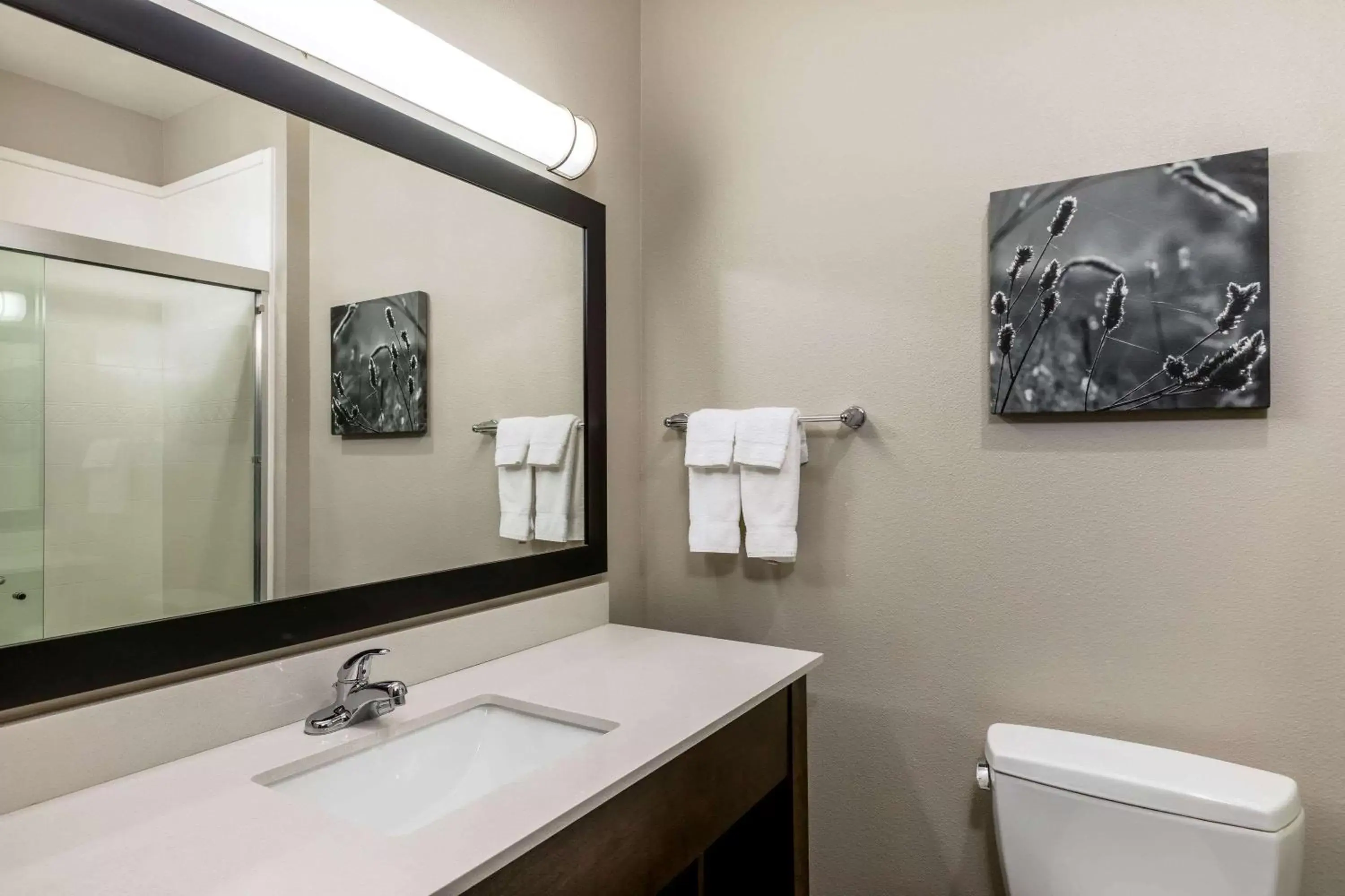 Bathroom in La Quinta by Wyndham Claremore