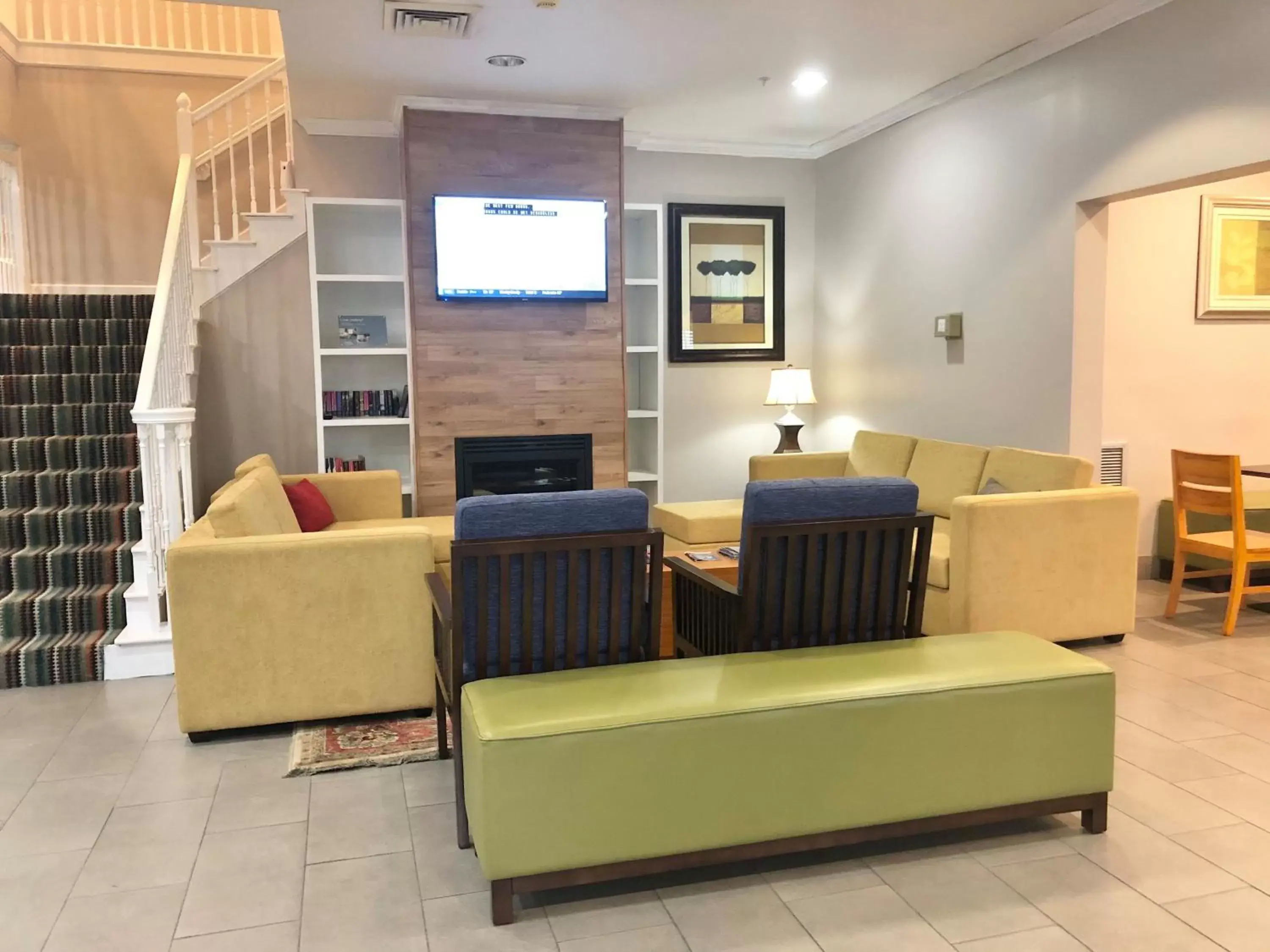 Lobby or reception, Seating Area in Country Inn & Suites By Radisson, Houston IAH Airport-JFK Boulevard