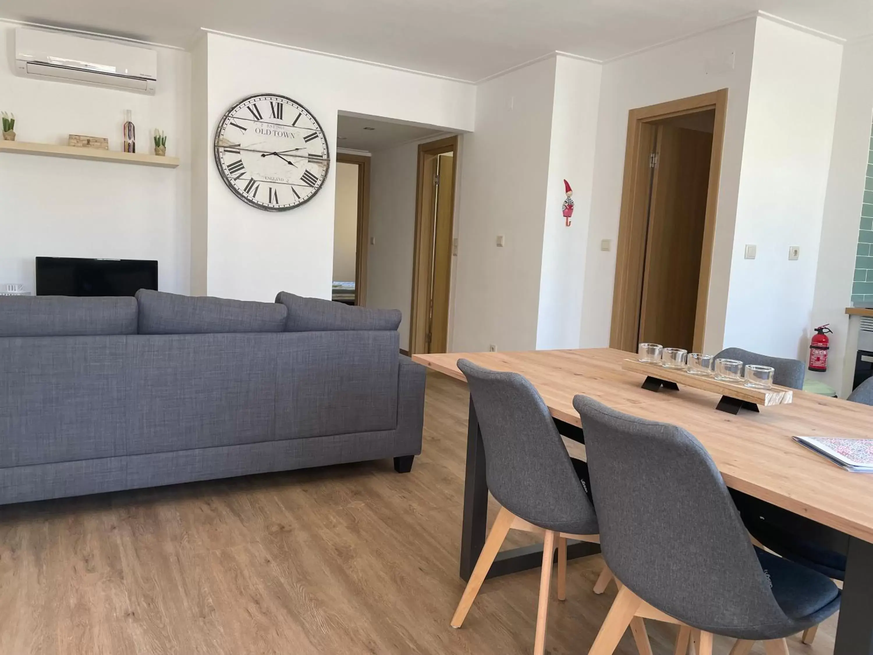 Living room, Dining Area in Apartamentos Honorio - Pool and Garden