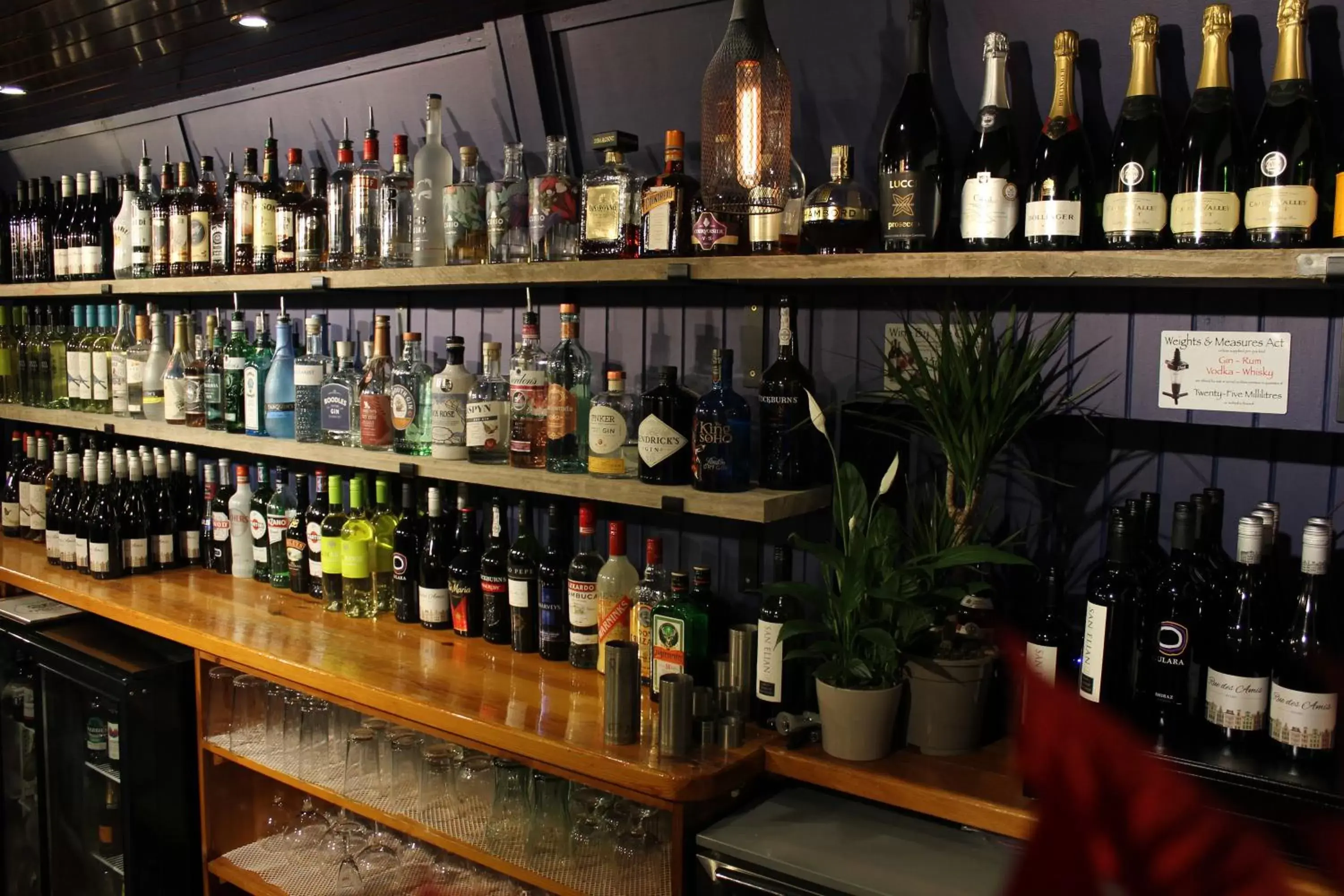 Lounge or bar in The Pityme Inn