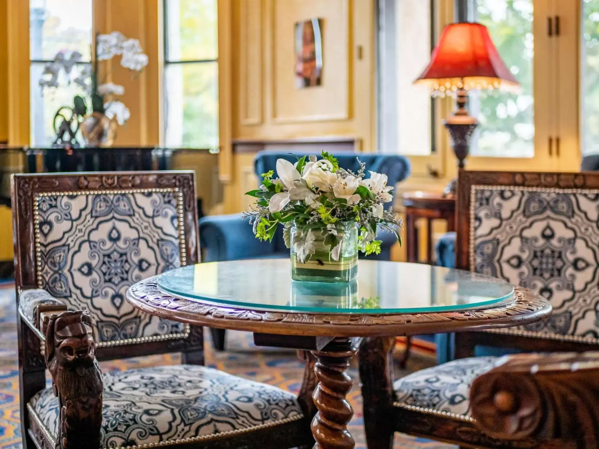 Property building in Lafayette Hotel Marietta Property building in Lafayette Hotel Marietta