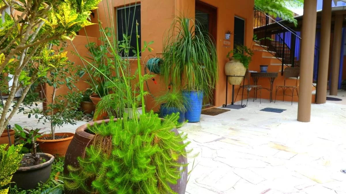 Facade/entrance in L'Auberge Noosa