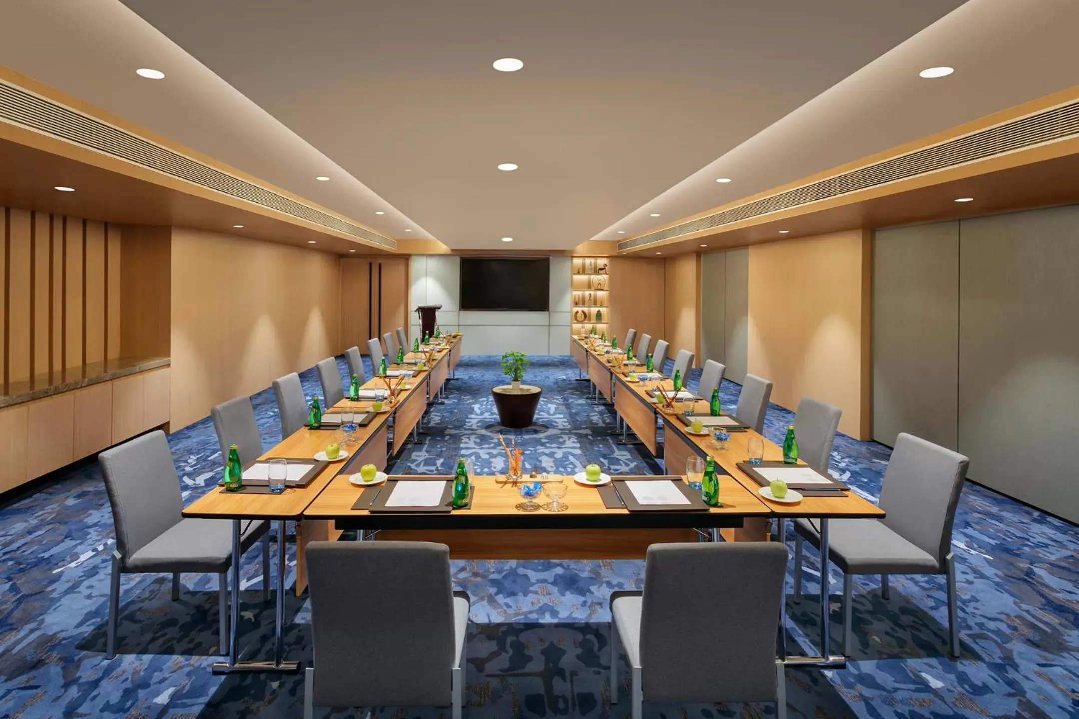 Business facilities in Novotel Ahmedabad