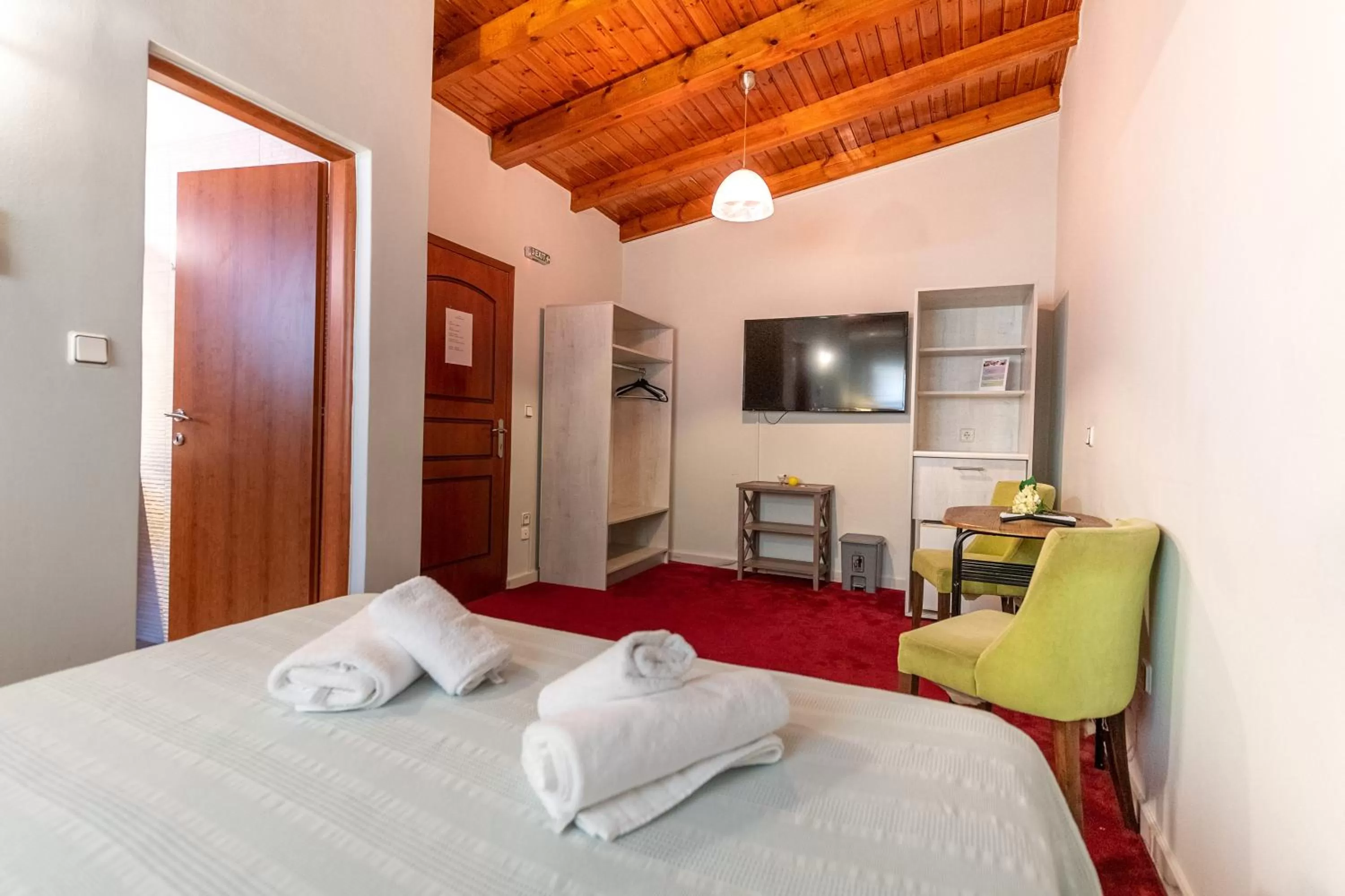 Bed in Apartments Tina FREE transfer from-to the airport