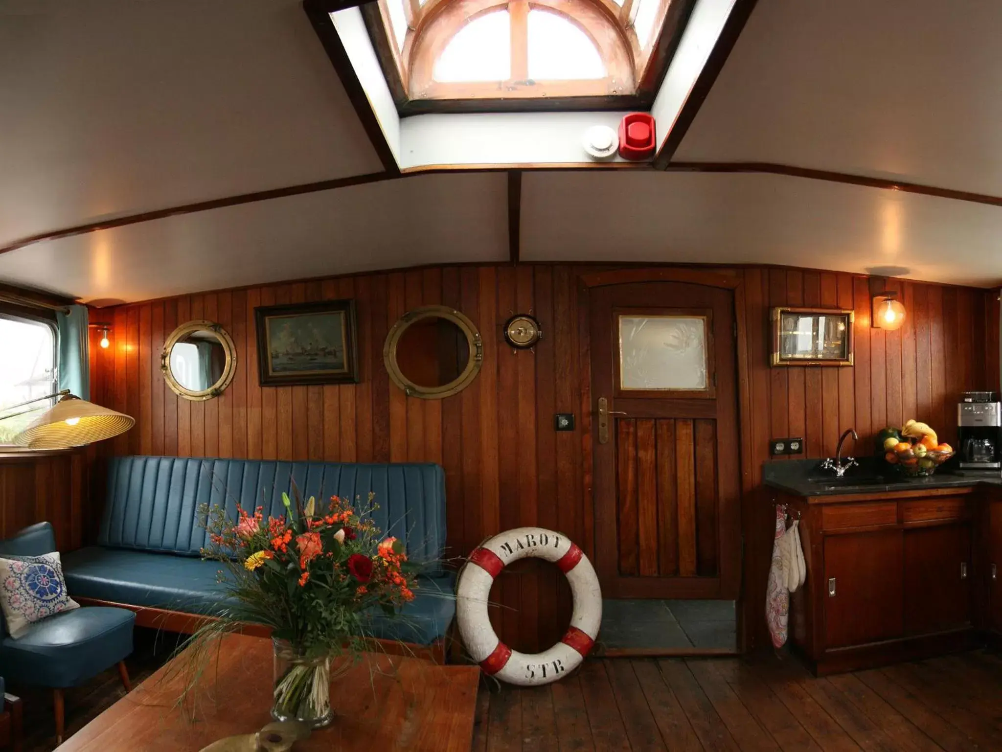 Other, Lobby/Reception in Boat 'Opoe Sientje'