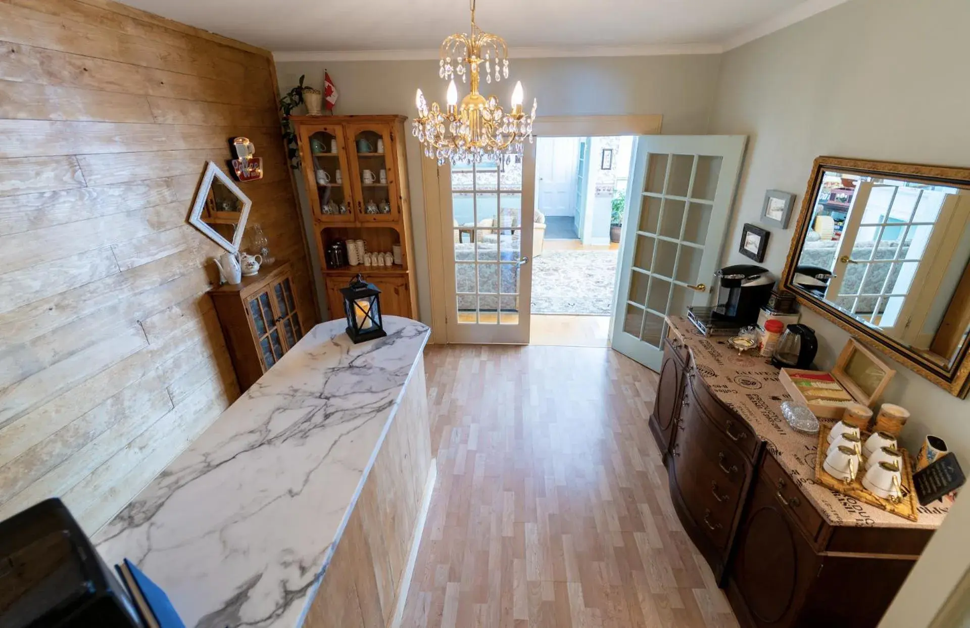 Kitchen/Kitchenette in The Maple Inn