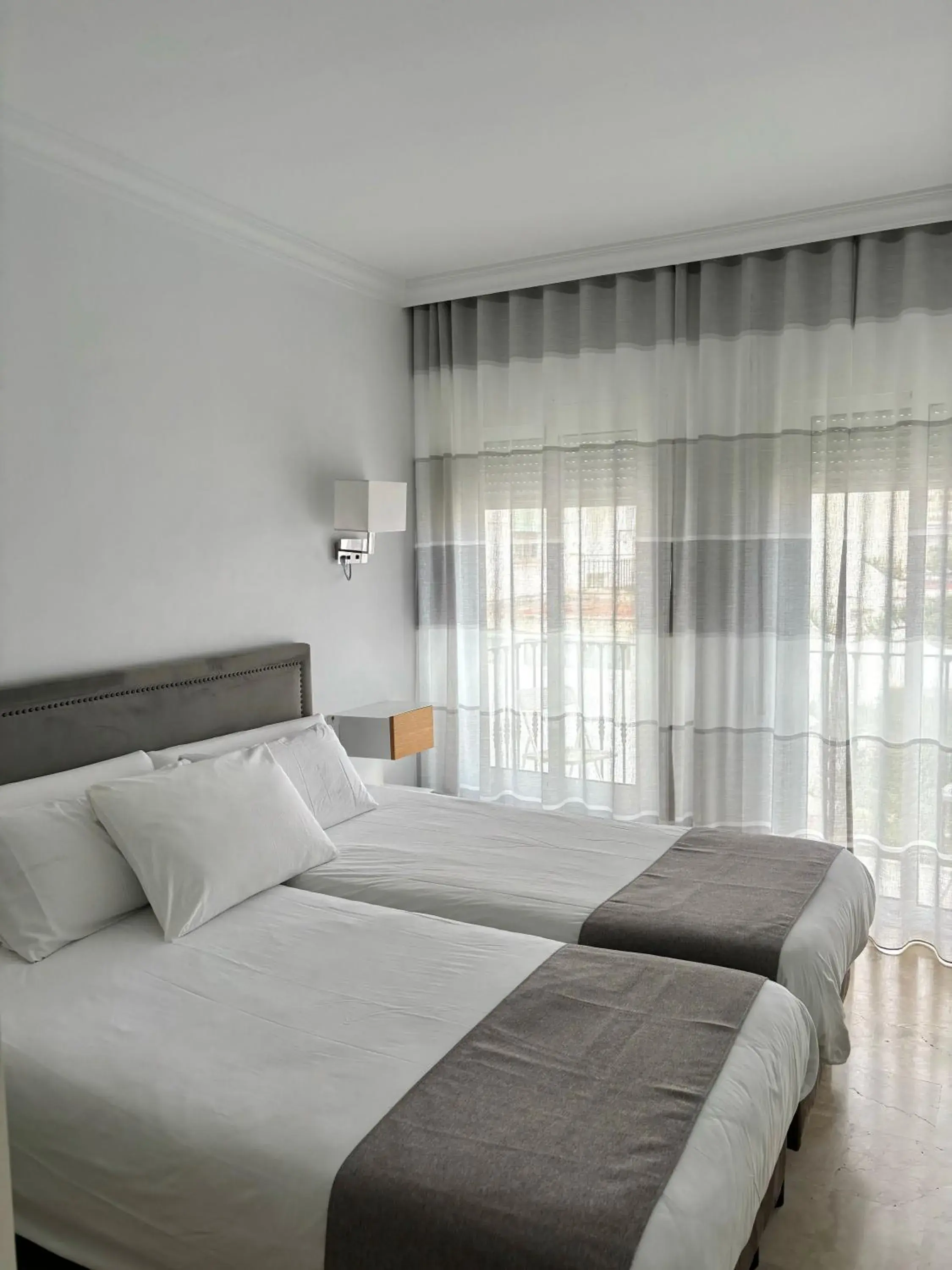 Bed in Abril Nerja Bed in Abril Nerja