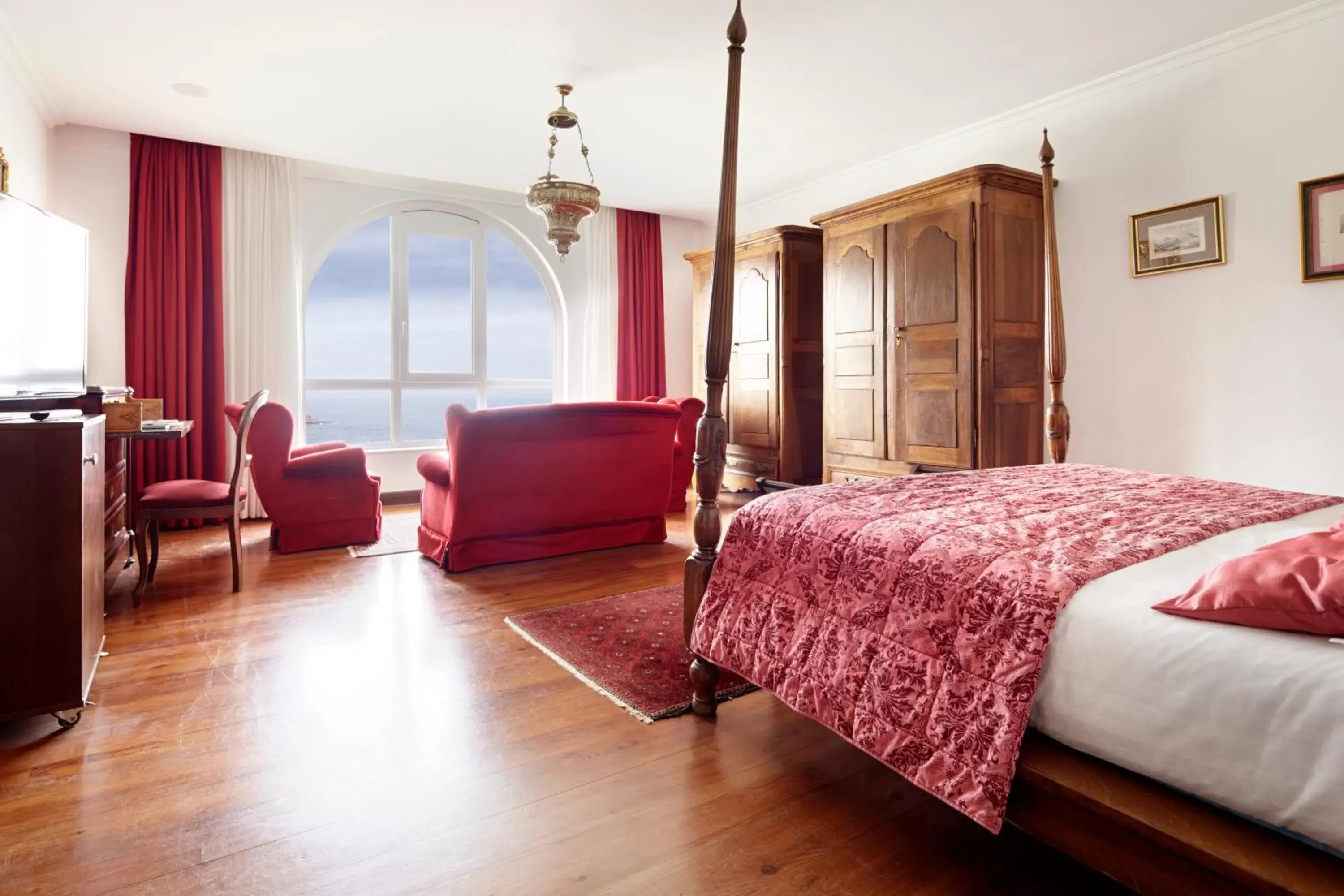 Bedroom in Saiaz Getaria Hotela