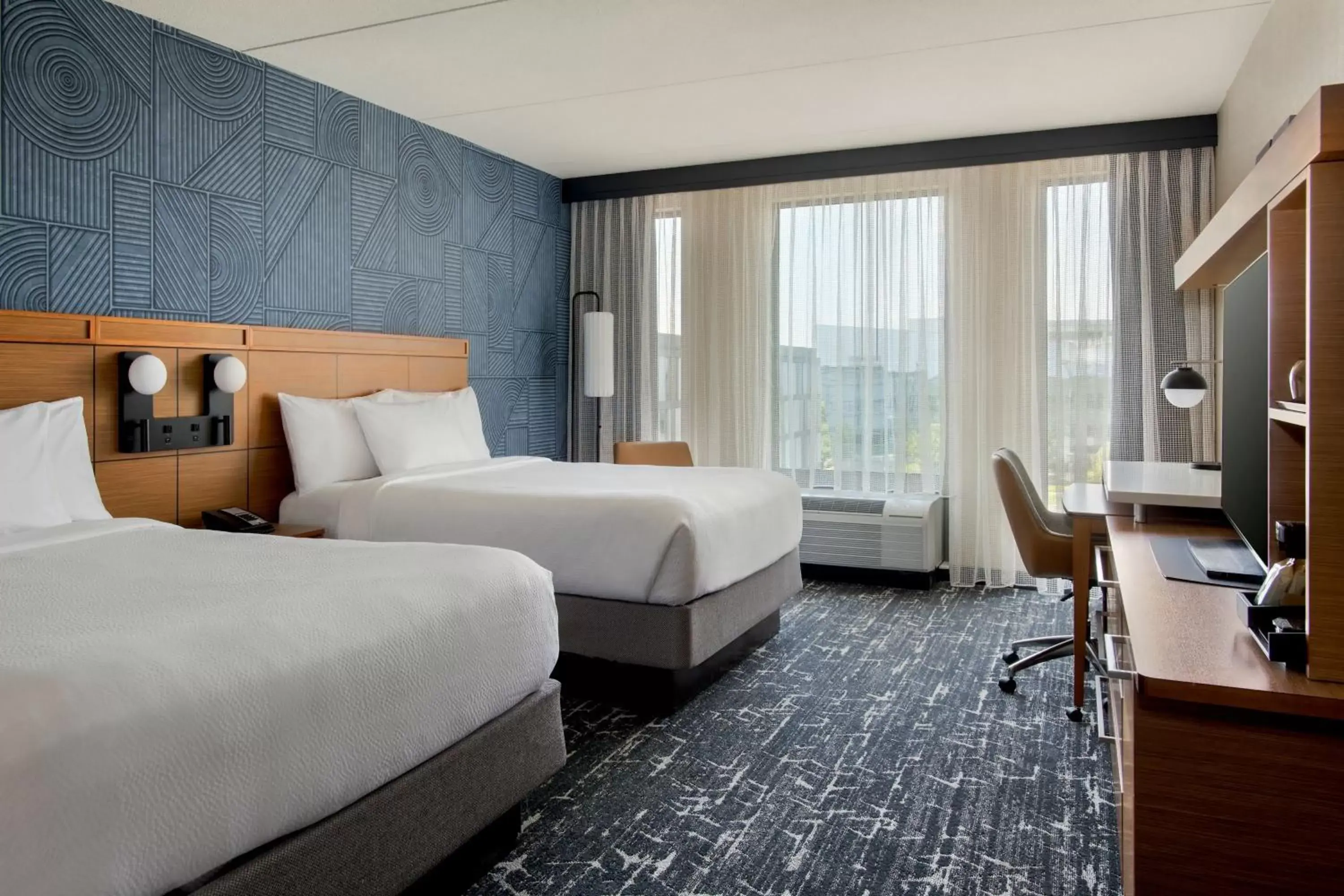Photo of the whole room, Bed in Courtyard by Marriott Philadelphia South at The Navy Yard