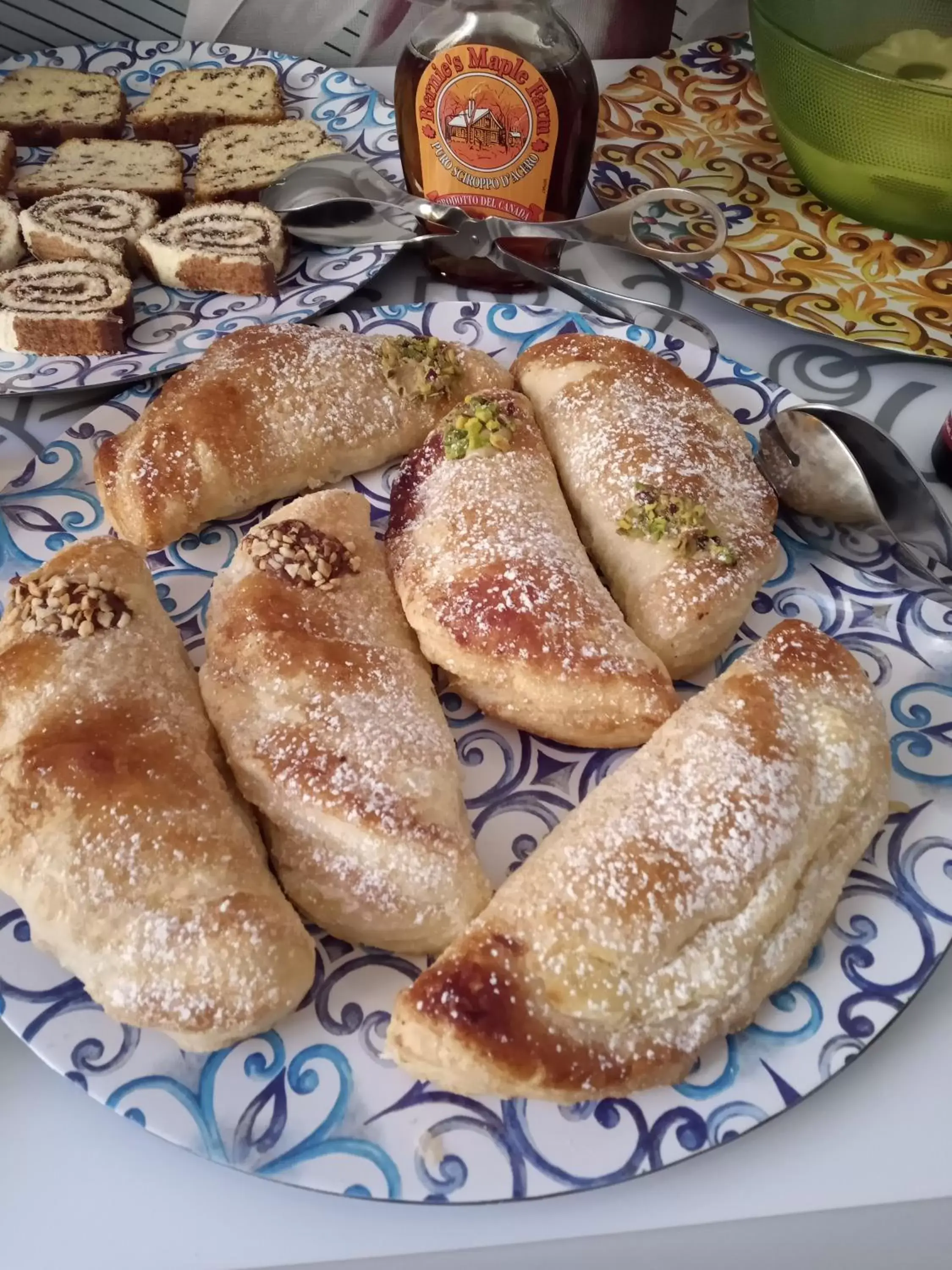 Breakfast, Food in Galleria del Duomo