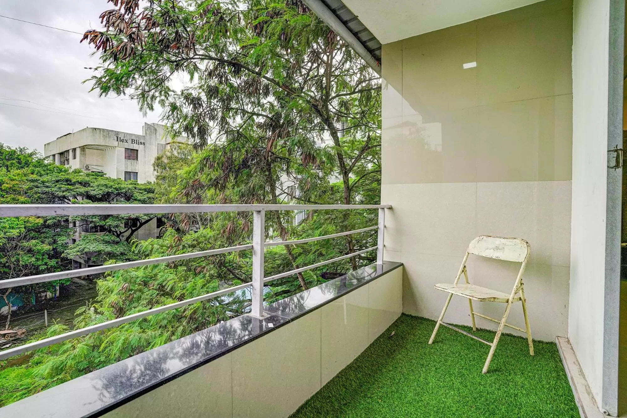 Balcony/Terrace in FabHotel Vardhan House