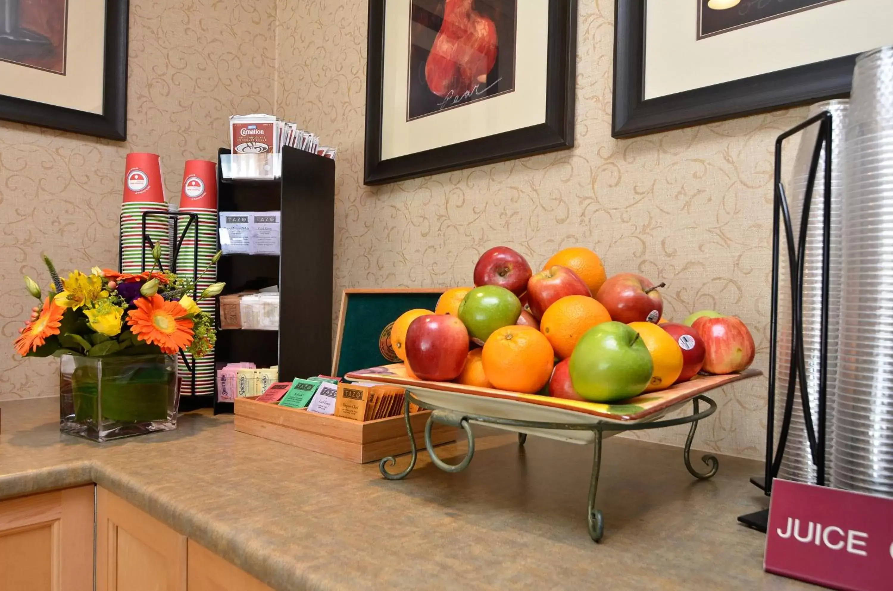 Continental breakfast in Best Western PLUS Langley Inn