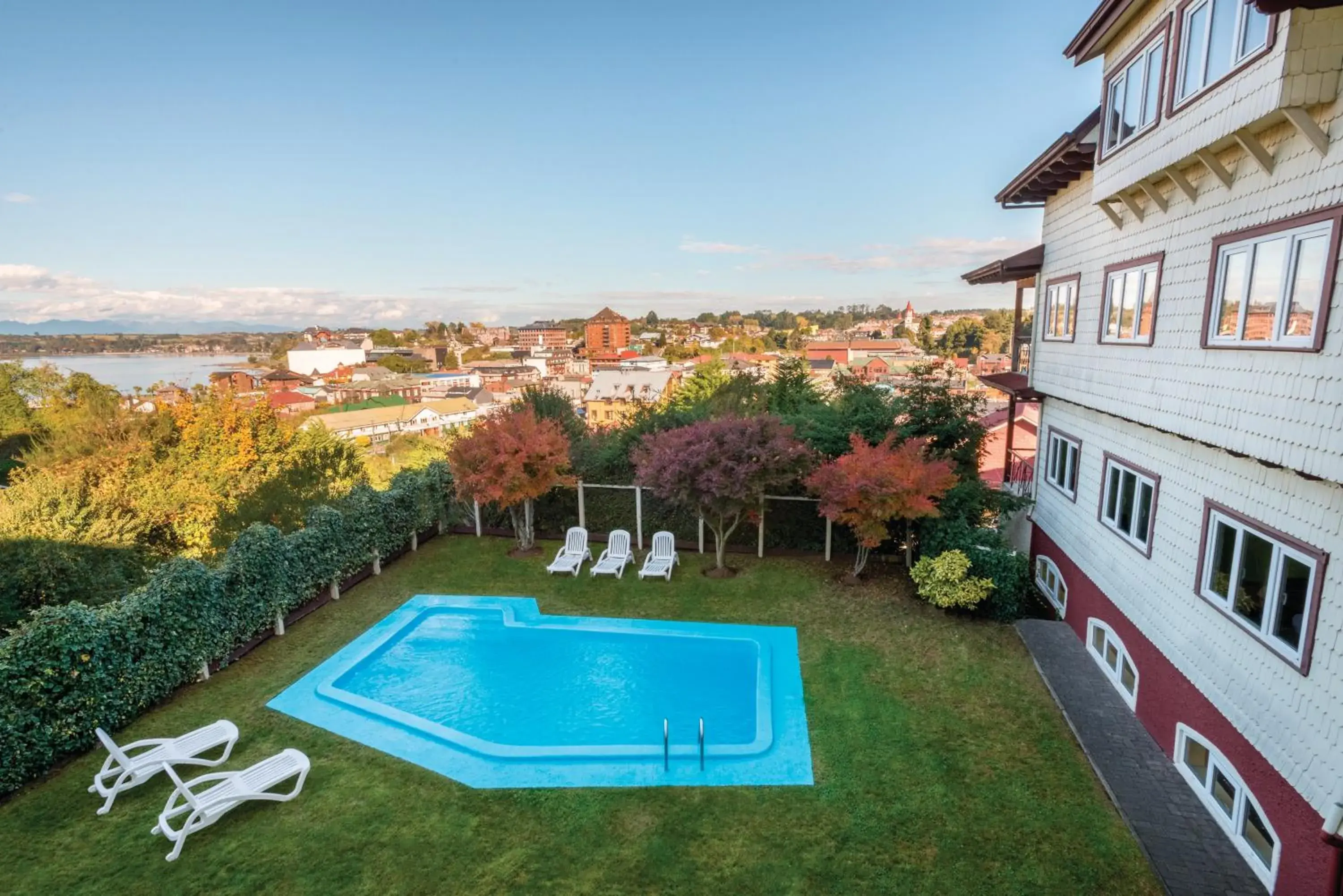 Swimming pool, Balcony/Terrace in Park Inn by Radisson Puerto Varas