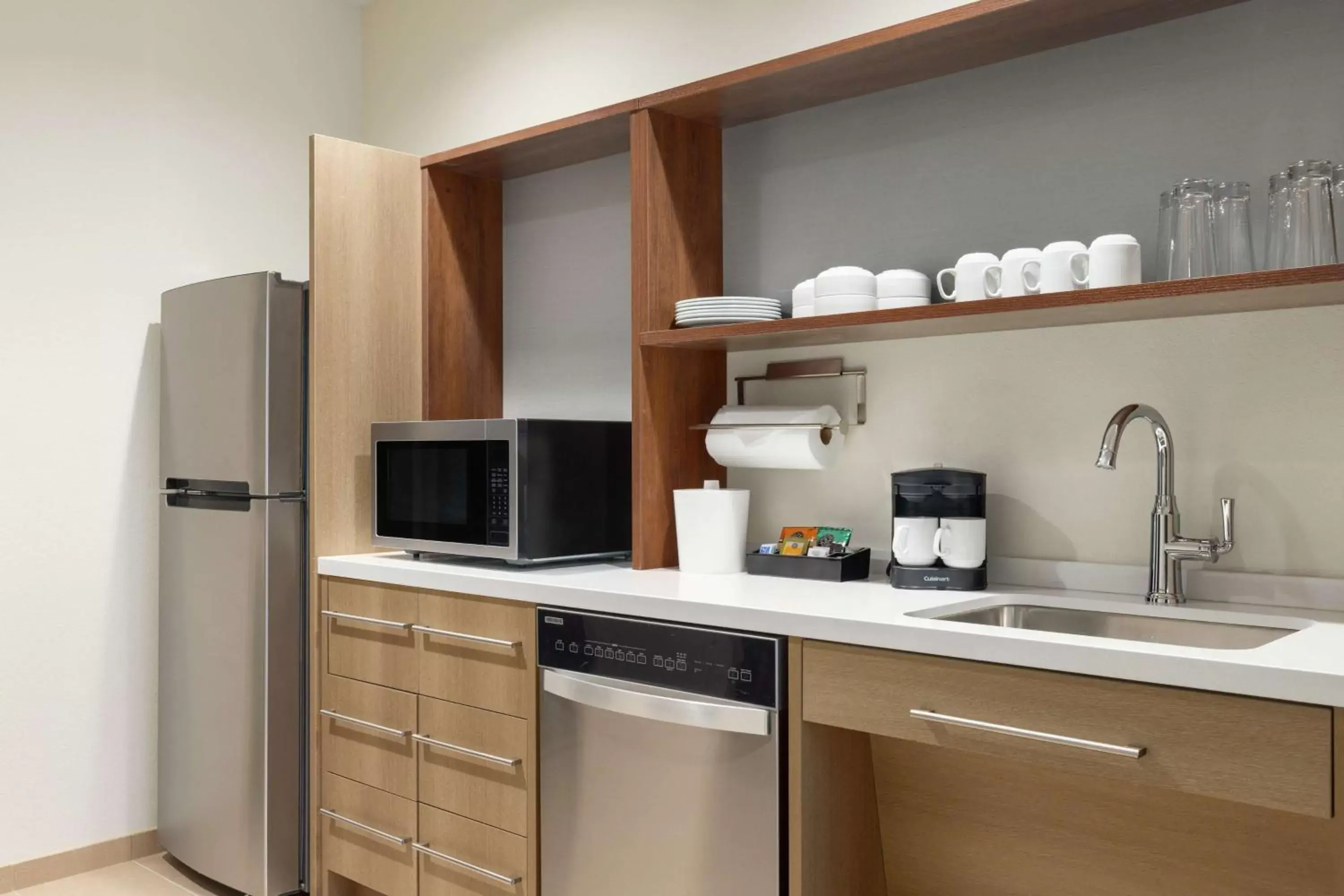 Kitchen or kitchenette, Kitchen/Kitchenette in Home2 Suites By Hilton Rochester Greece