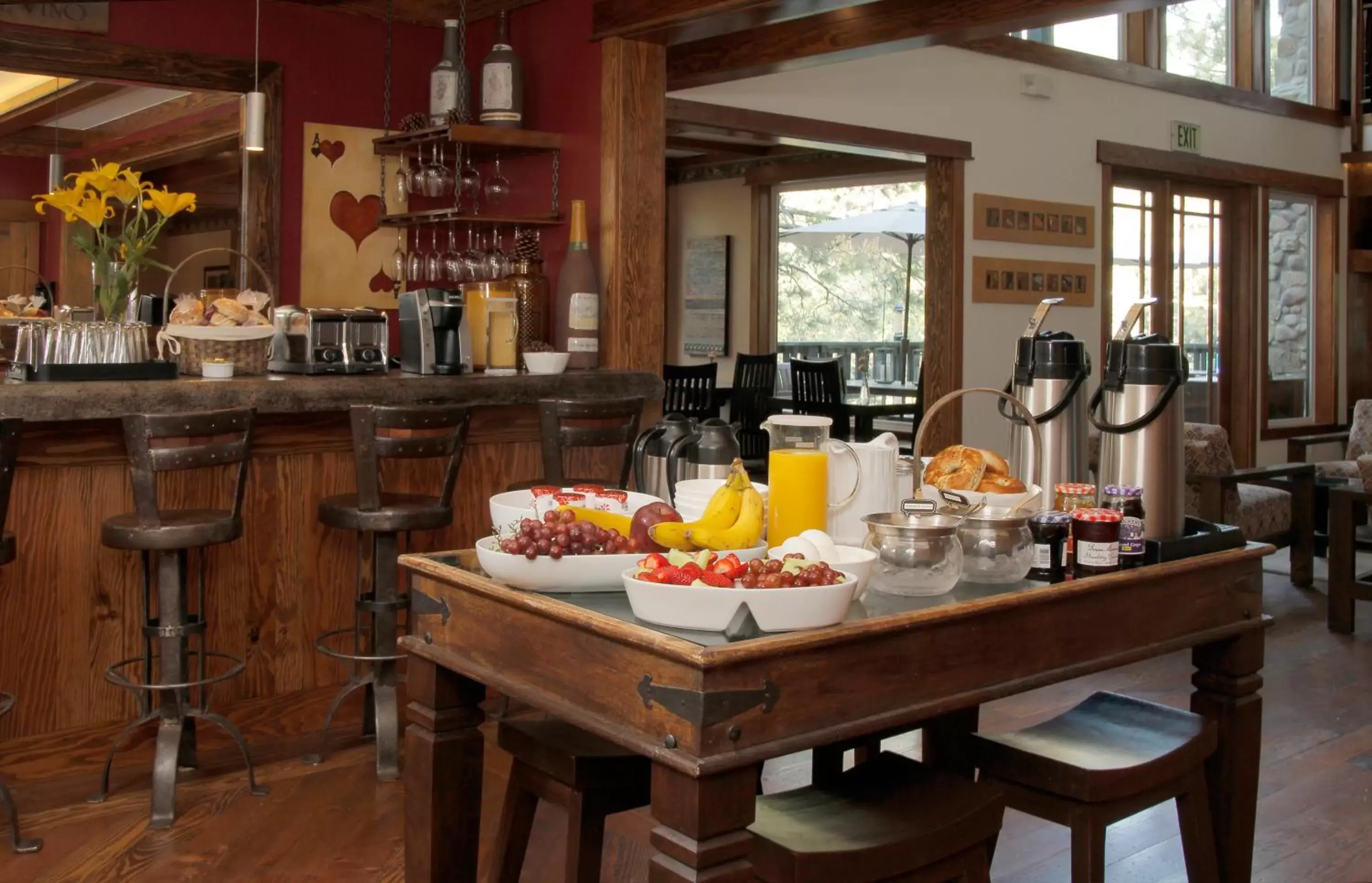 Continental breakfast in The Grand Idyllwild Lodge