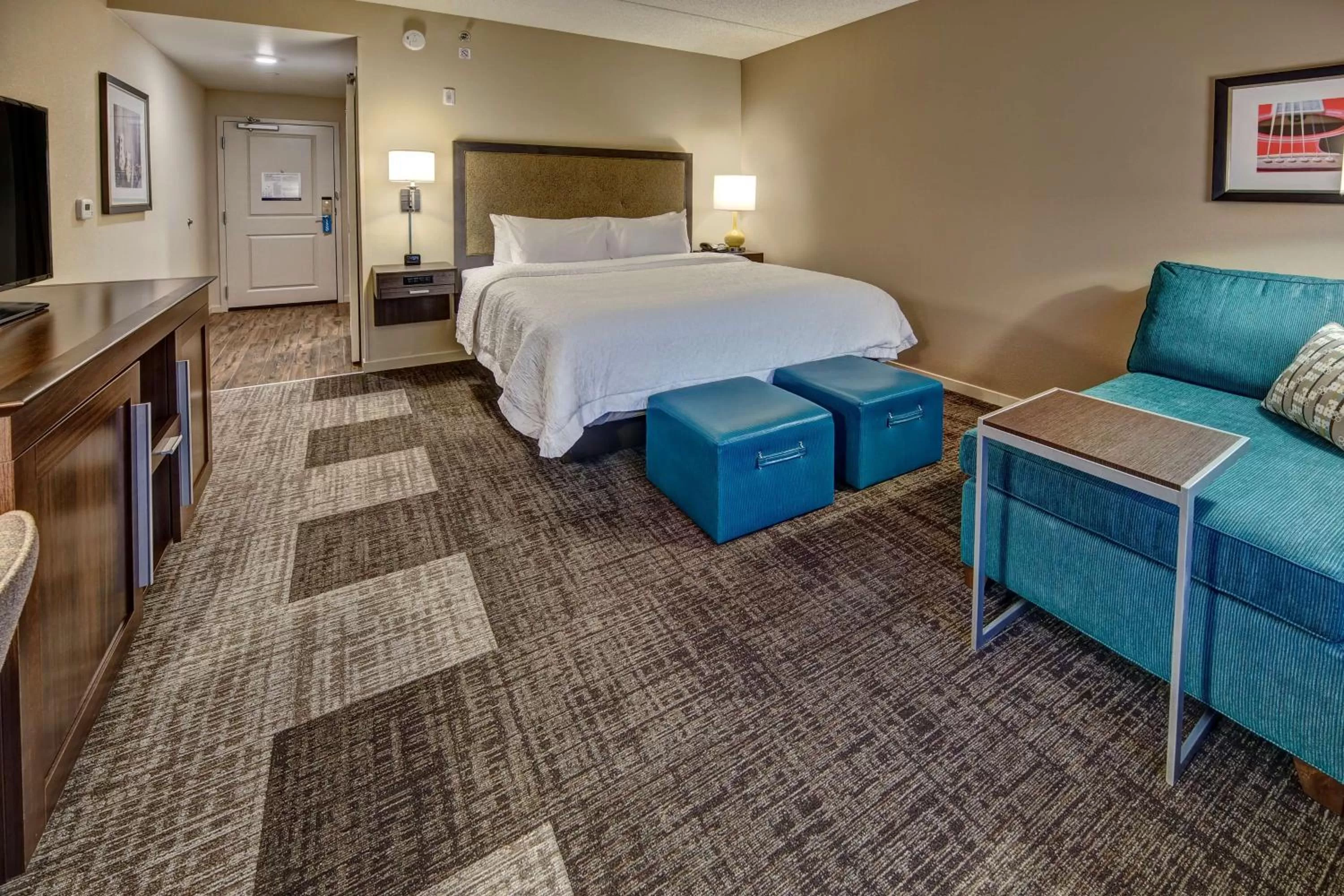 Bed in Hampton Inn & Suites By Hilton Nashville Hendersonville Tn