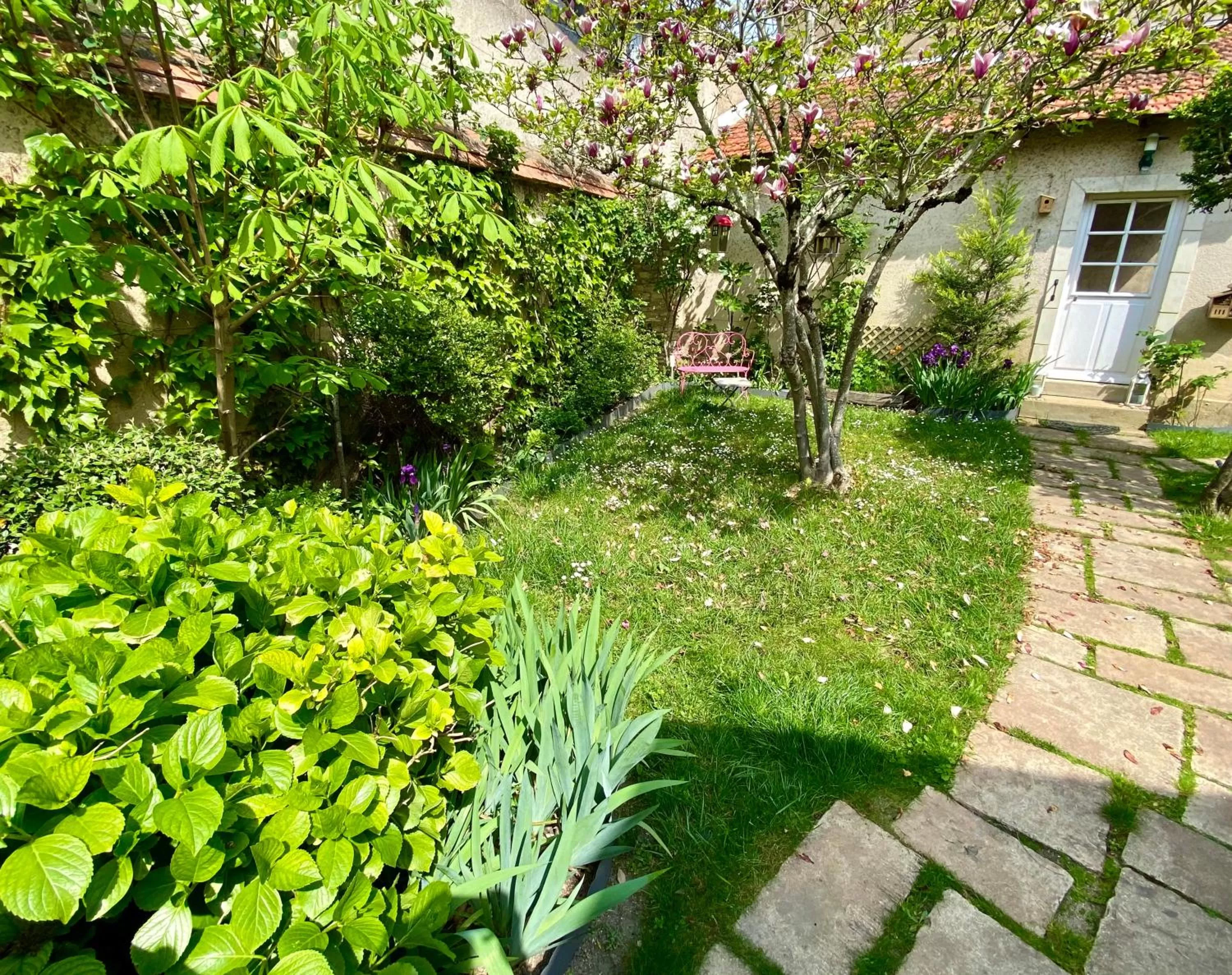 Garden in La maison de Montaboulin