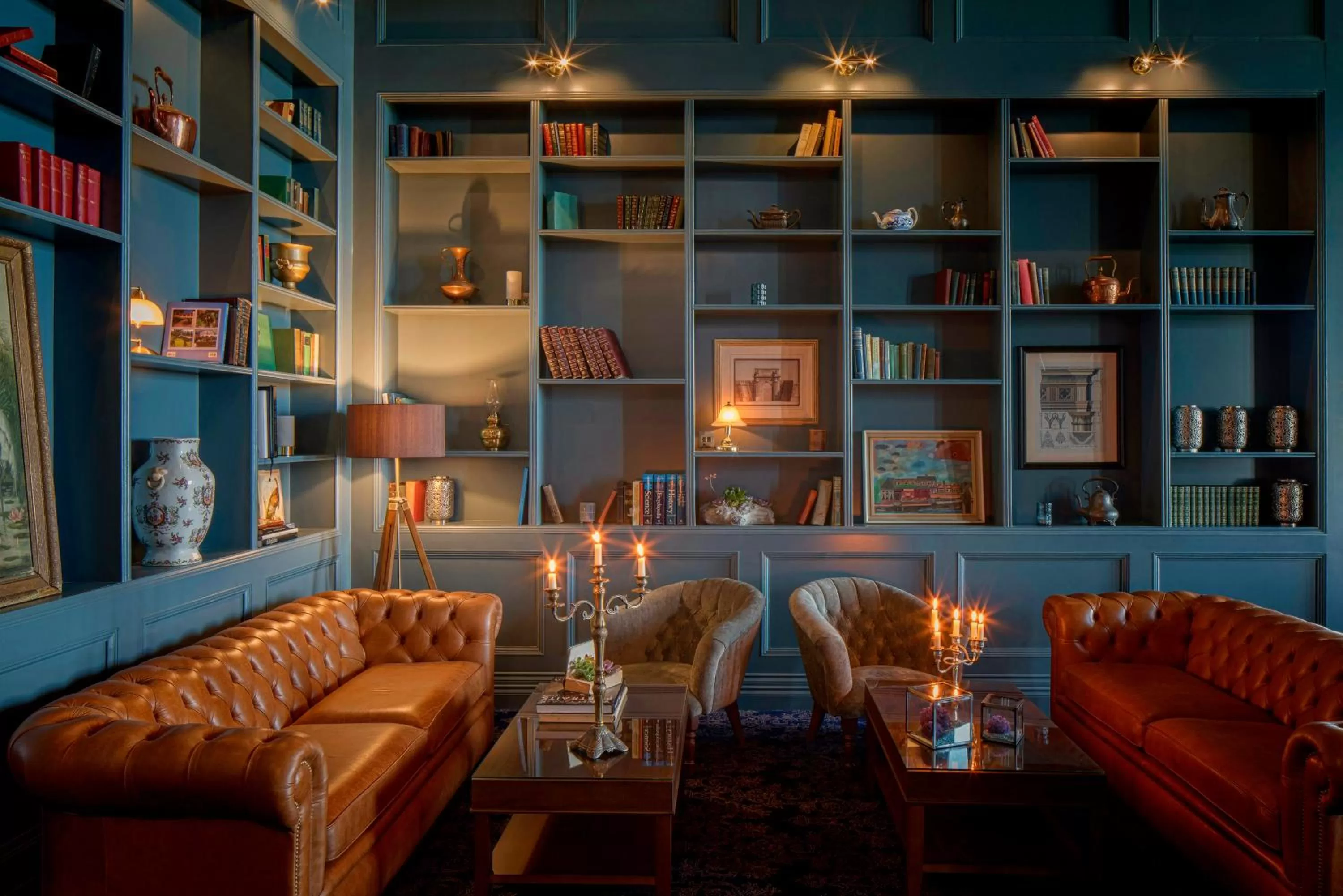 Library in Garryvoe Hotel