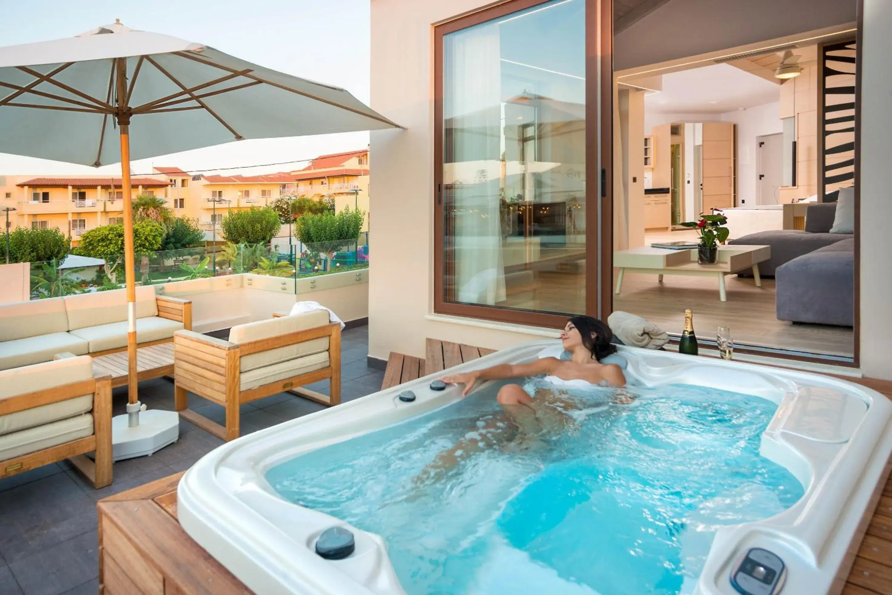 Hot Tub, Spa/Wellness in Oscar Suites & Village