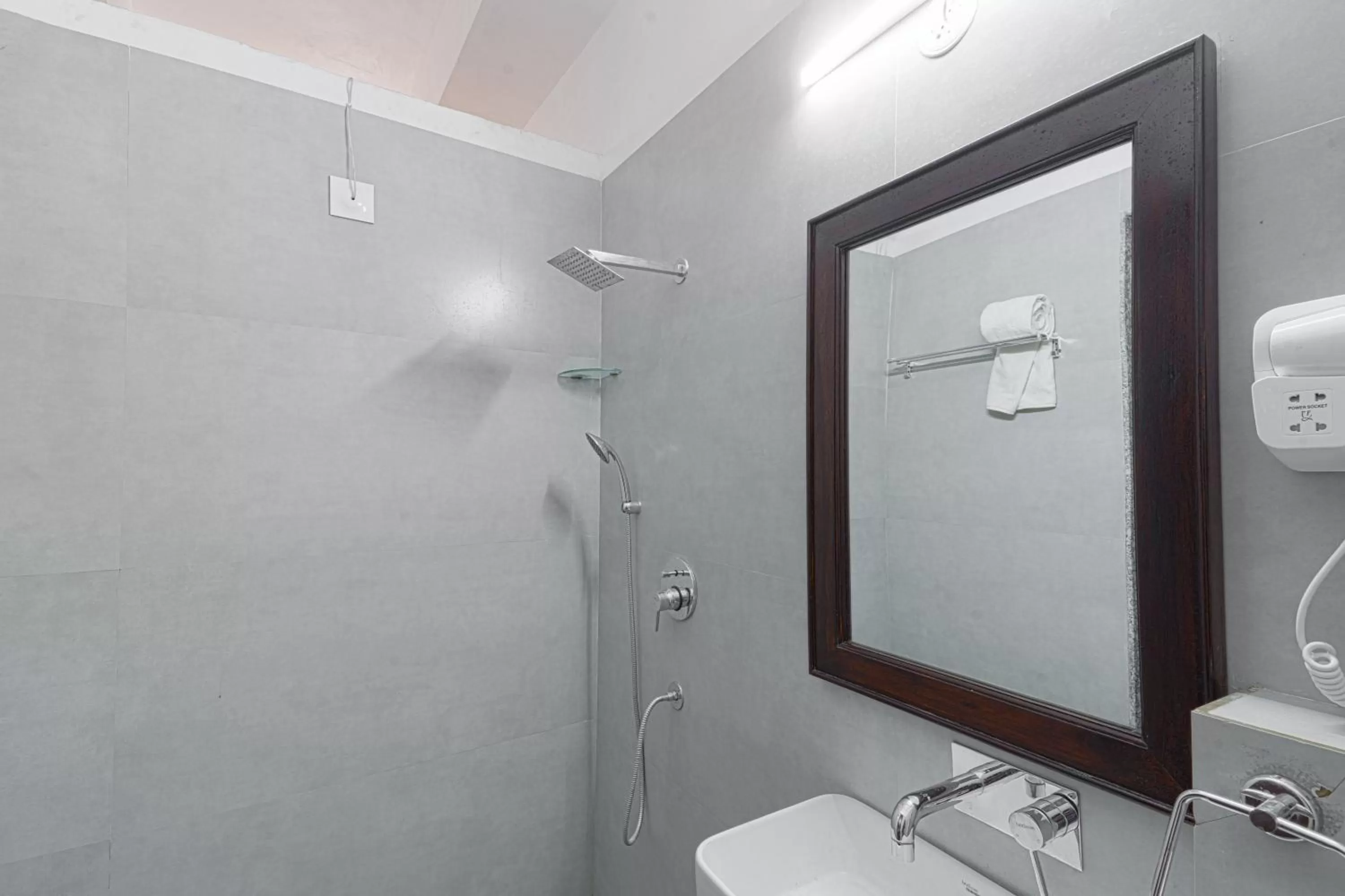 Bathroom in Revaas Lake View Boutique Hotel