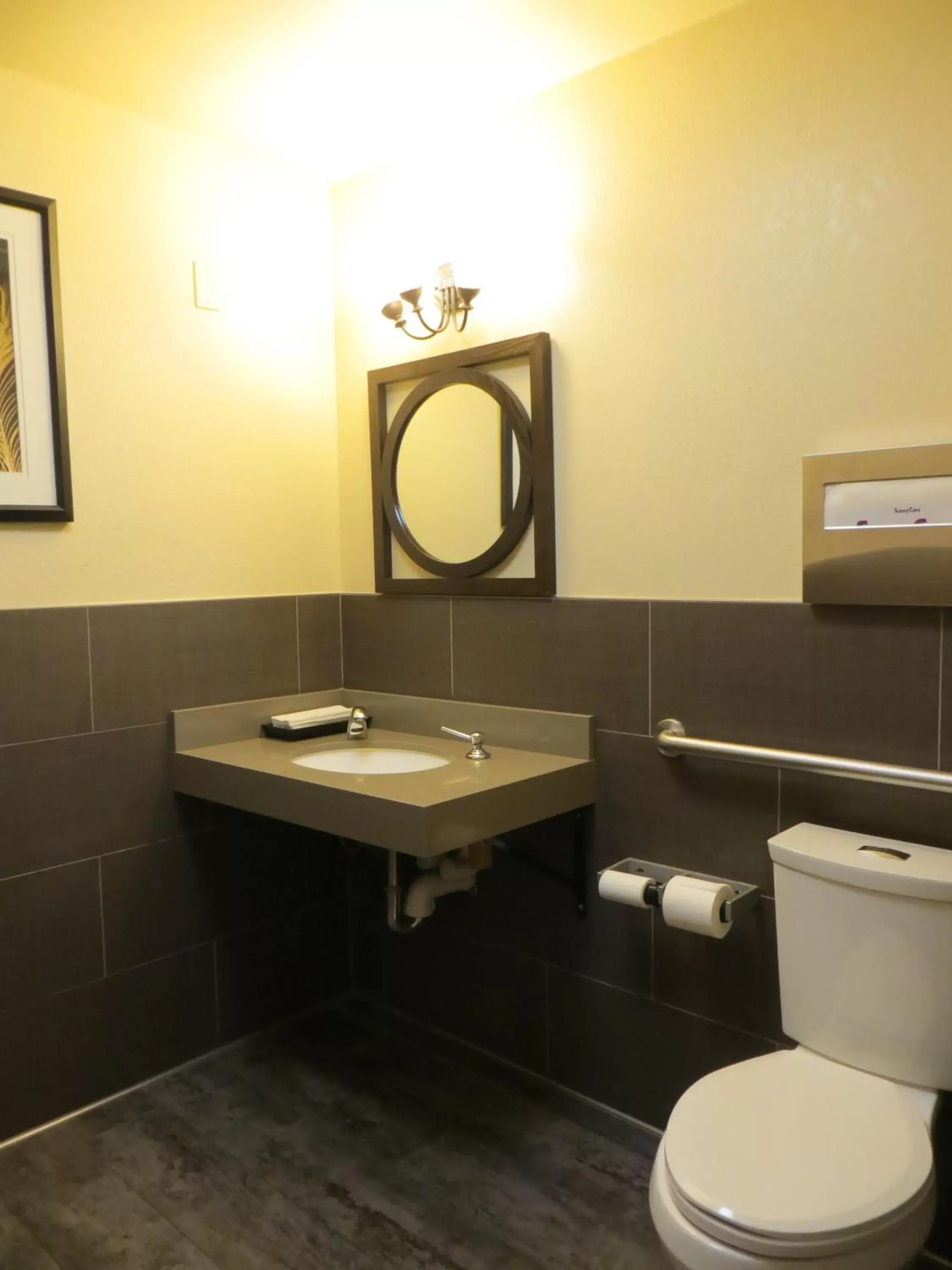 Bathroom in Hotel Focus SFO