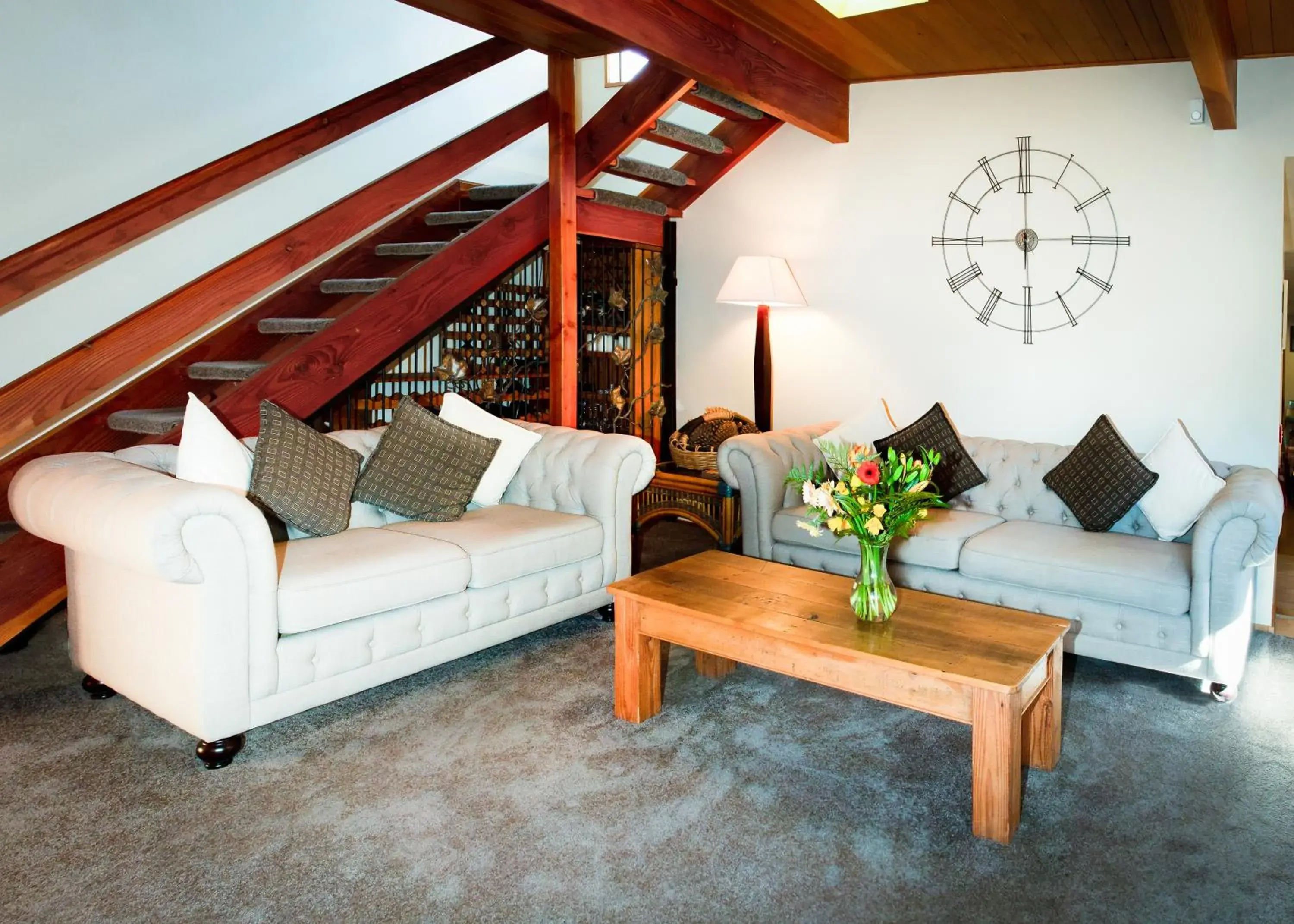 Communal lounge/ TV room, Seating Area in Te Wanaka Lodge