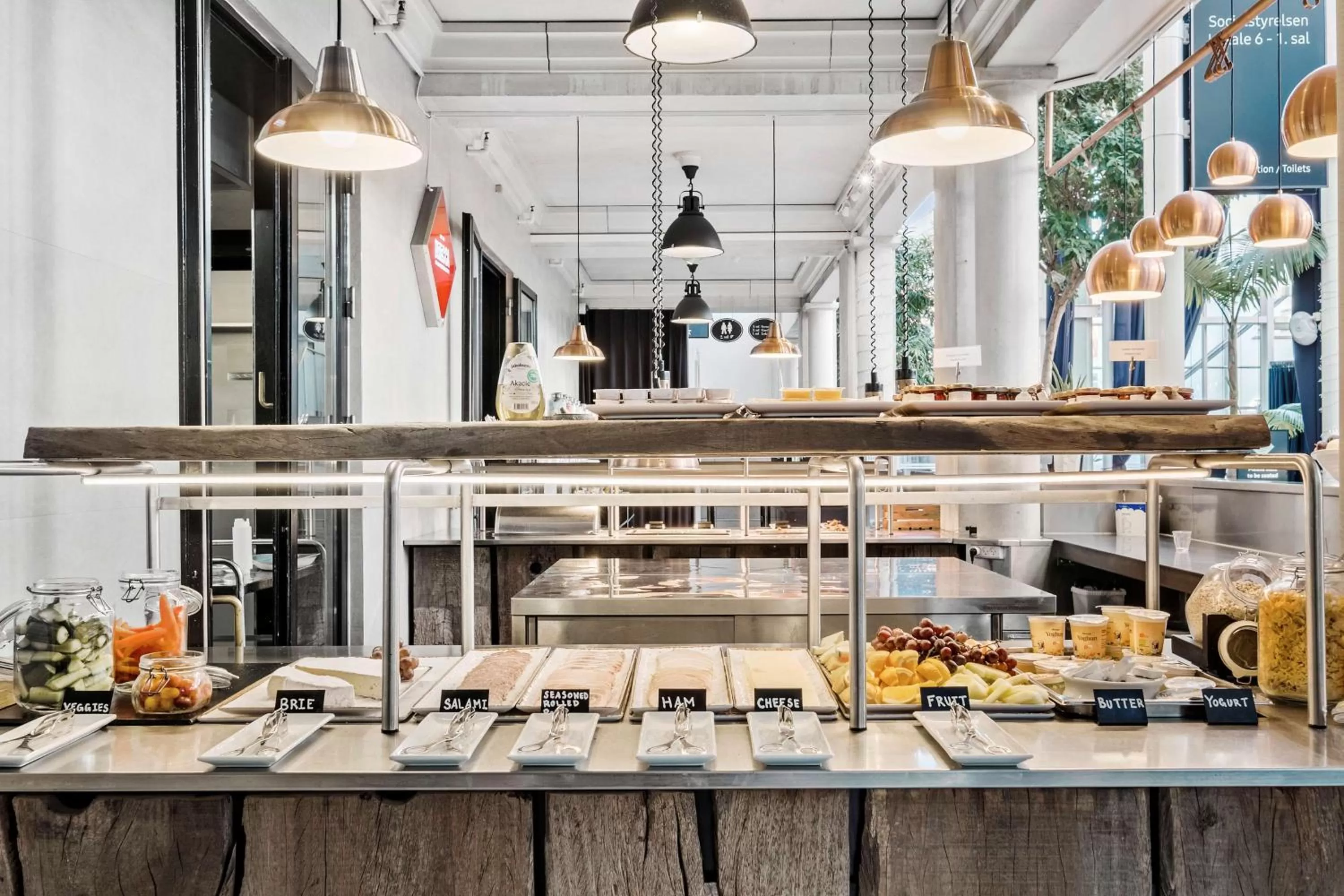 Breakfast in Best Western ToRVEhallerne