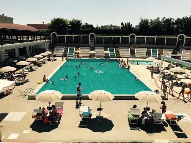 Pool View in Hotel d'Aragona