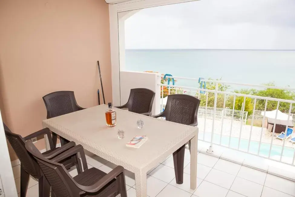Balcony/Terrace, Sea View in Hotel ILOMA Corail Residence