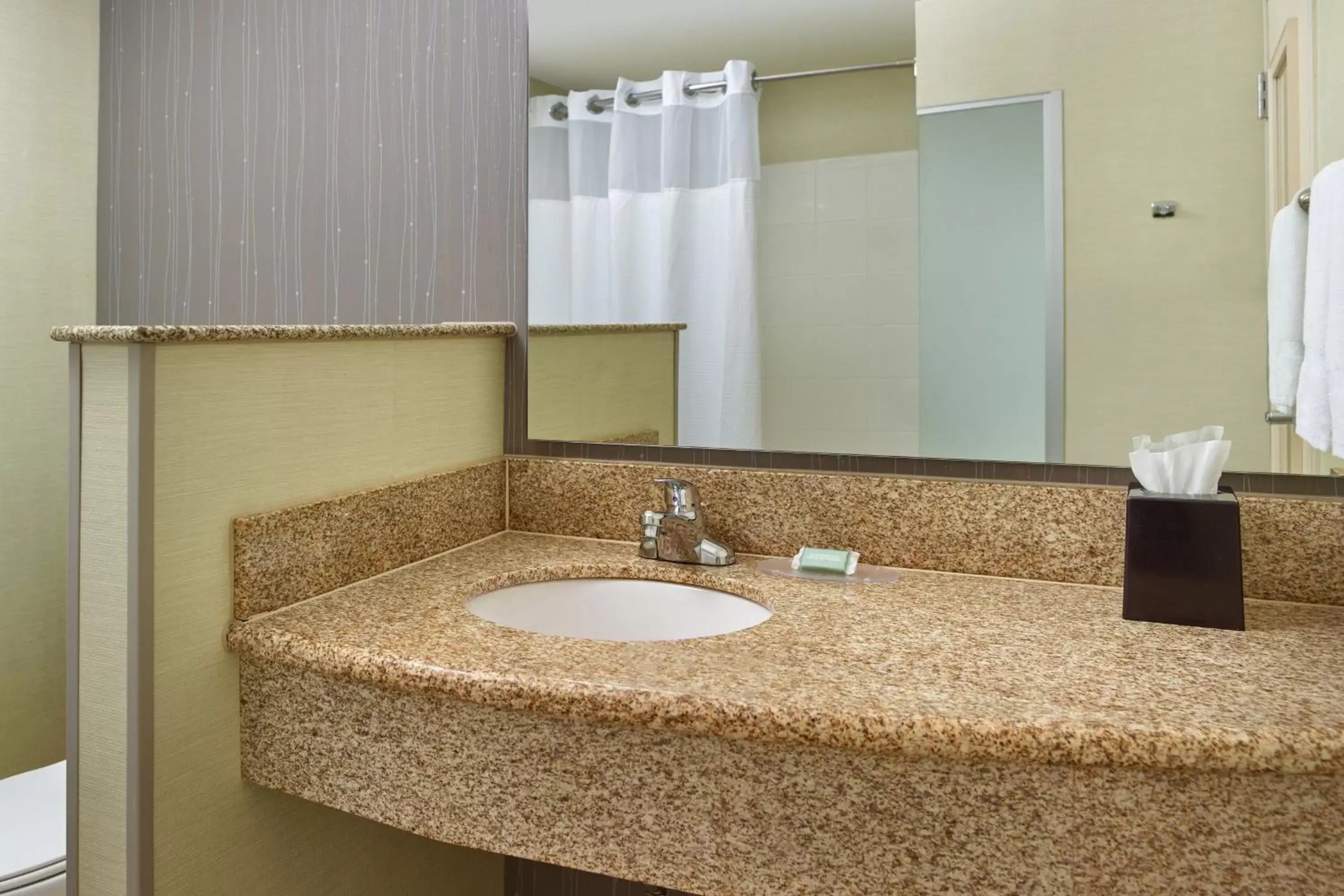 Photo of the whole room, Bathroom in Courtyard by Marriott Nashville Goodlettsville