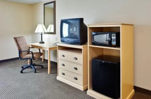 TV and multimedia in Holiday Inn Express Daphne-Spanish Fort by IHG