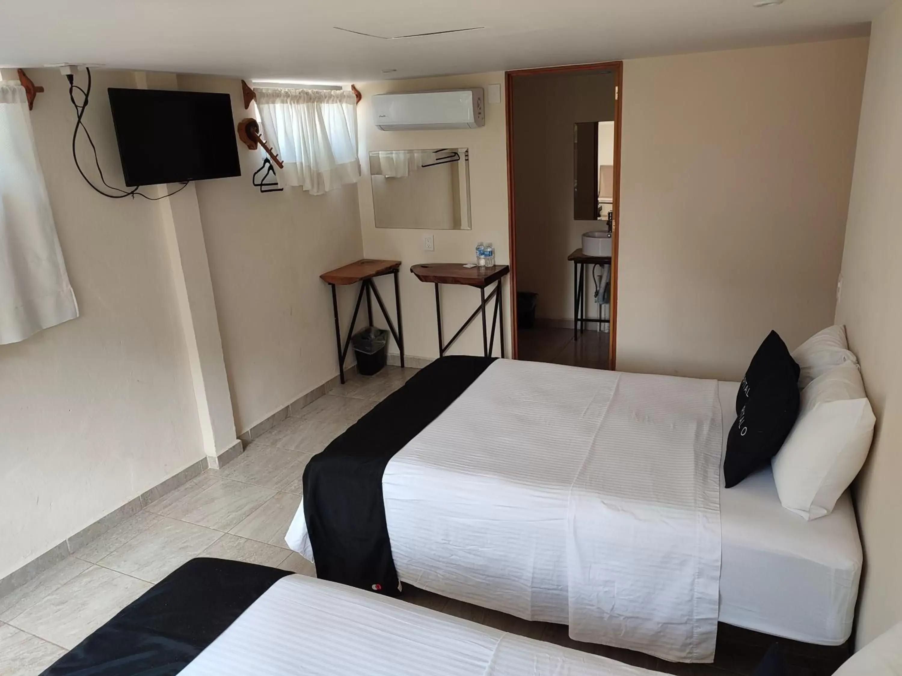 Bedroom, Bed in Hotel Ashly Loma Larga