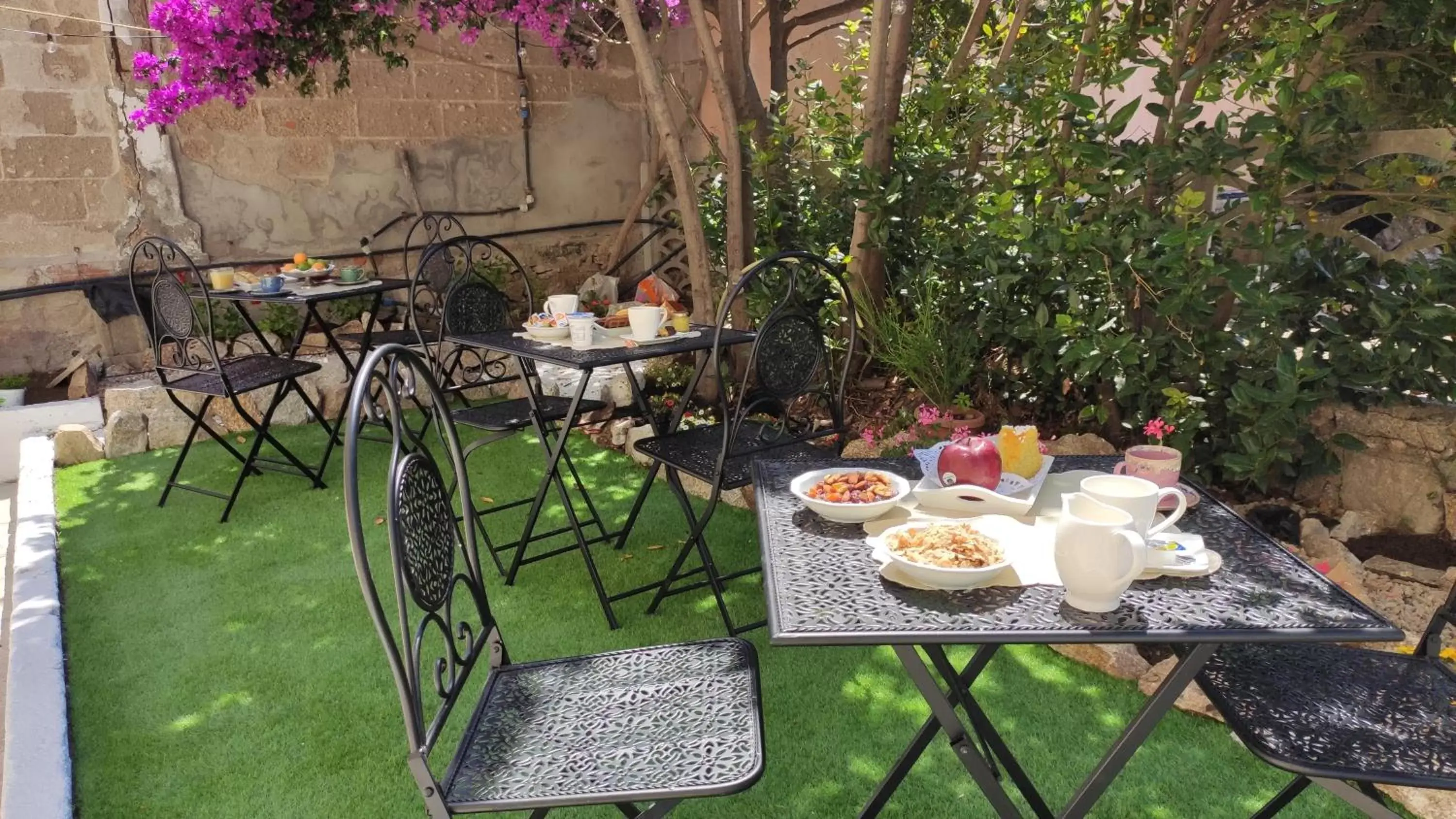 Patio in L'Ajaccio B&B