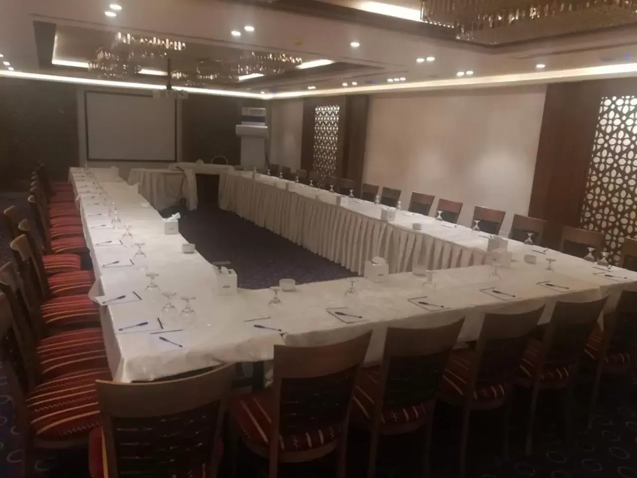 Business facilities in Seven Roses Hotel