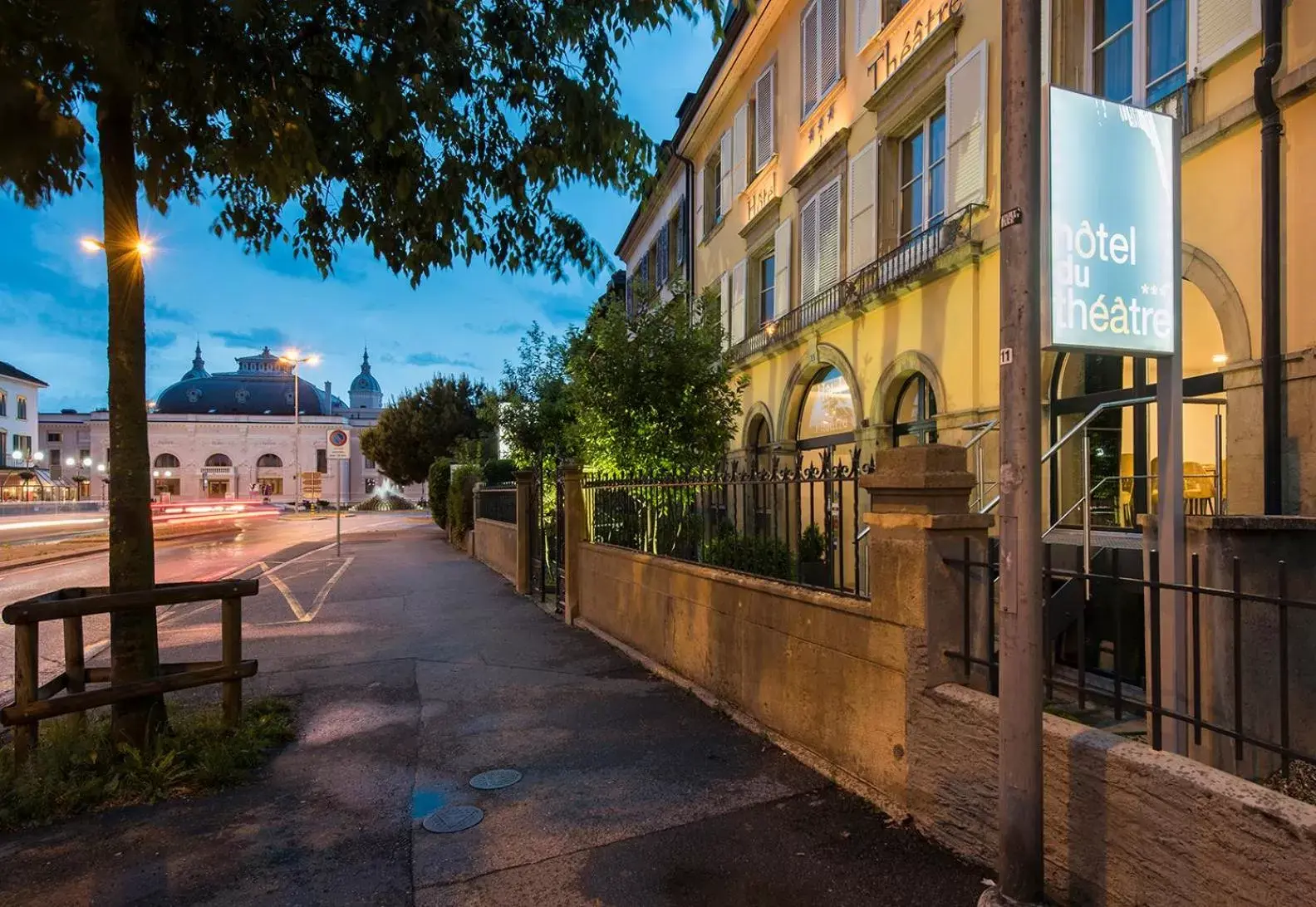 Facade/entrance in Hotel du Theatre