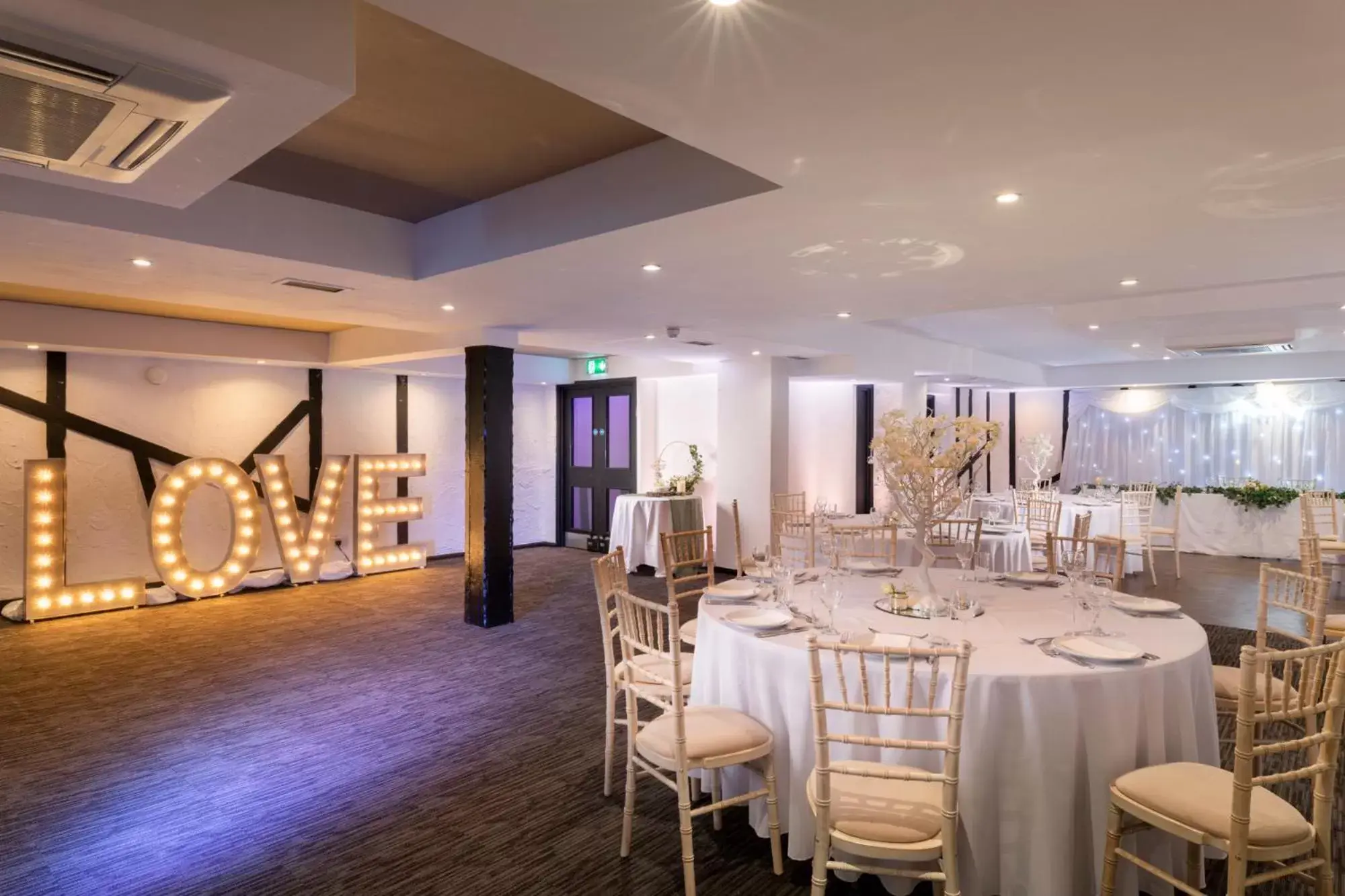 Banquet/Function facilities, Restaurant/Places to Eat in Donnington Manor Hotel