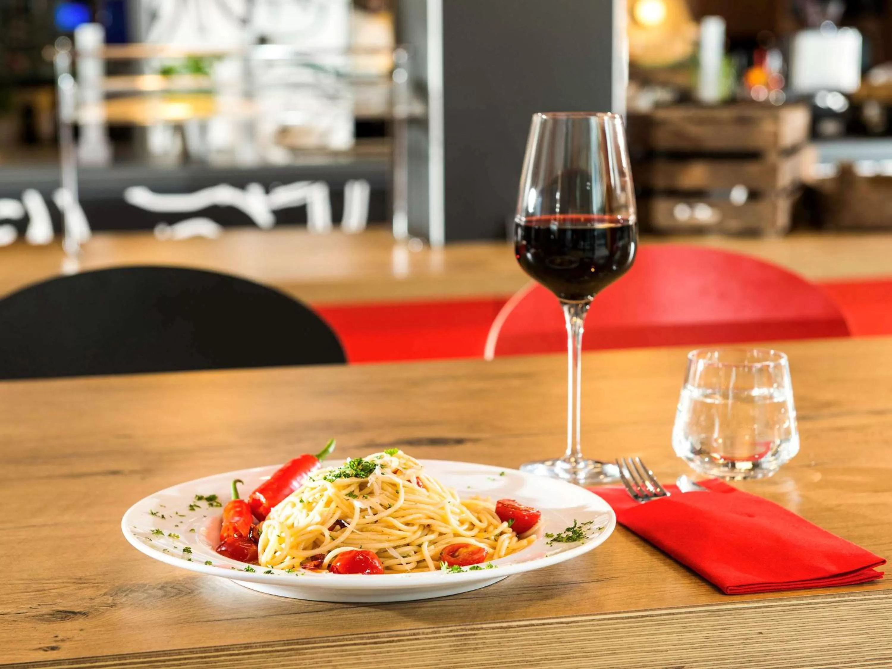 Restaurant/places to eat in Ibis München Airport Süd