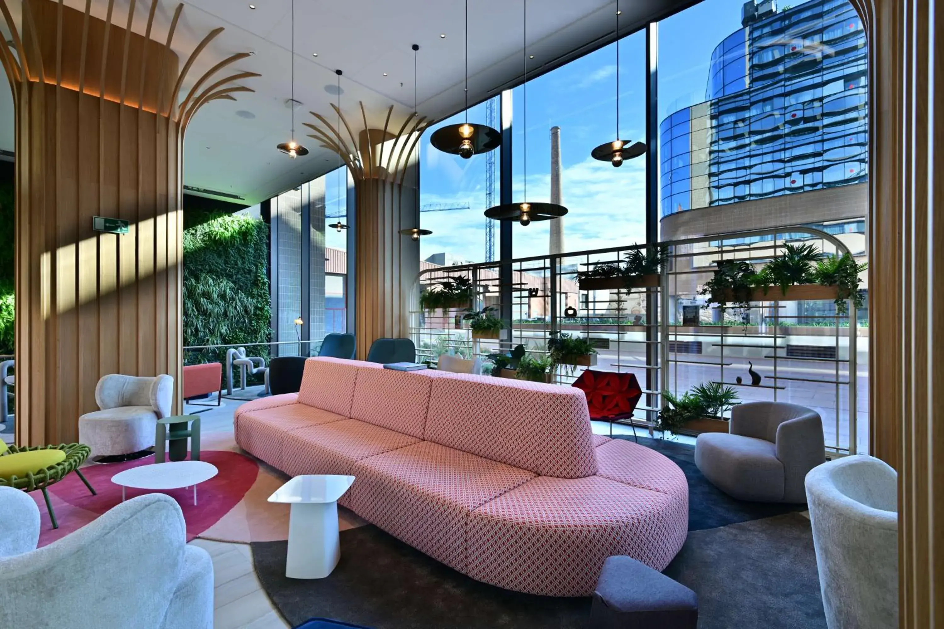 Lobby or reception, Lounge/Bar in Labtwentytwo Barcelona, a Tribute Portfolio Hotel