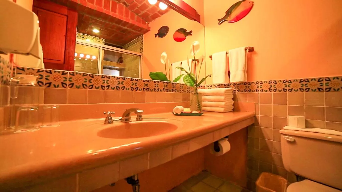 Bathroom in Hotel San Buenaventura de Atitlán