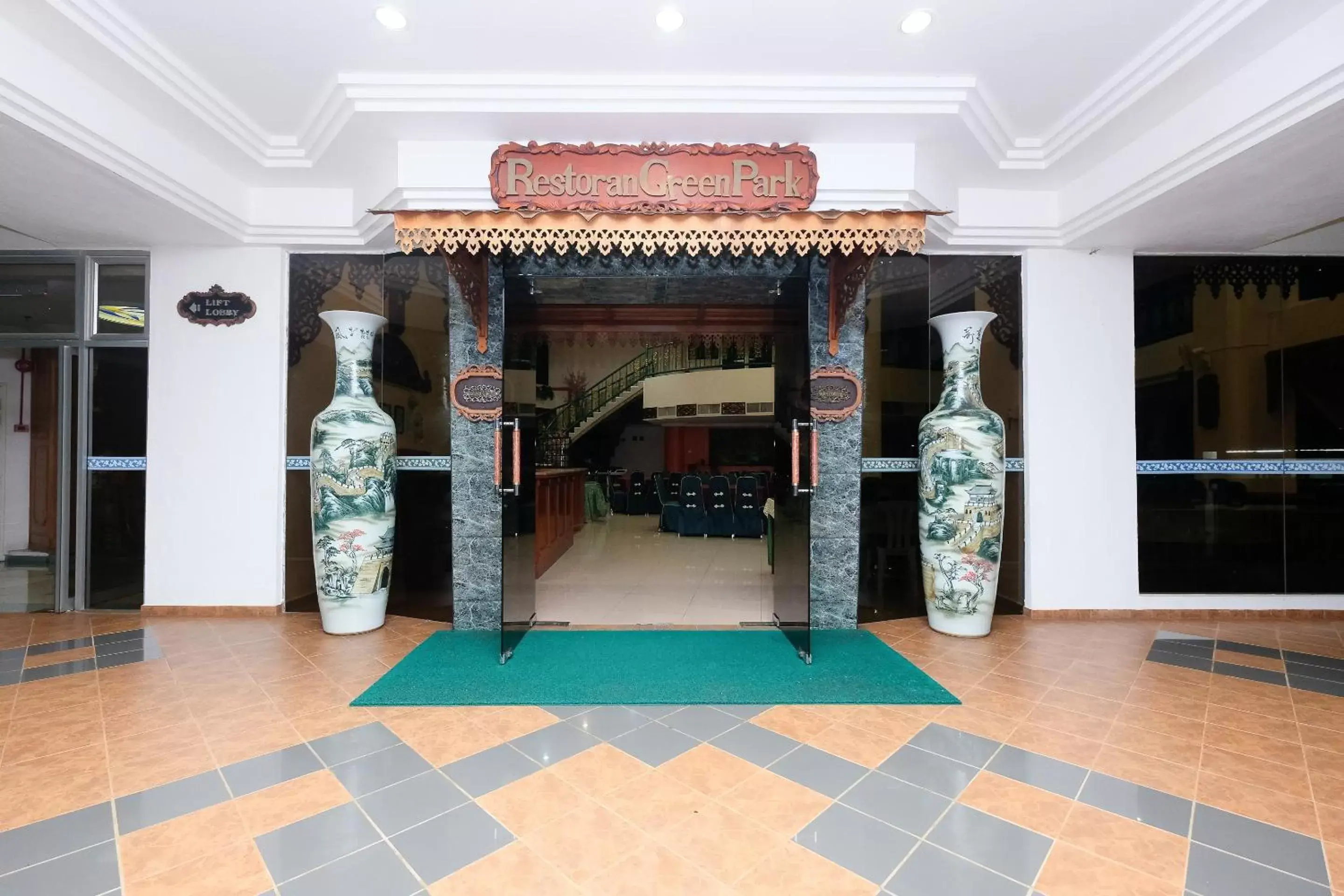 Lobby or reception in Super OYO 1236 Hotel Green Park