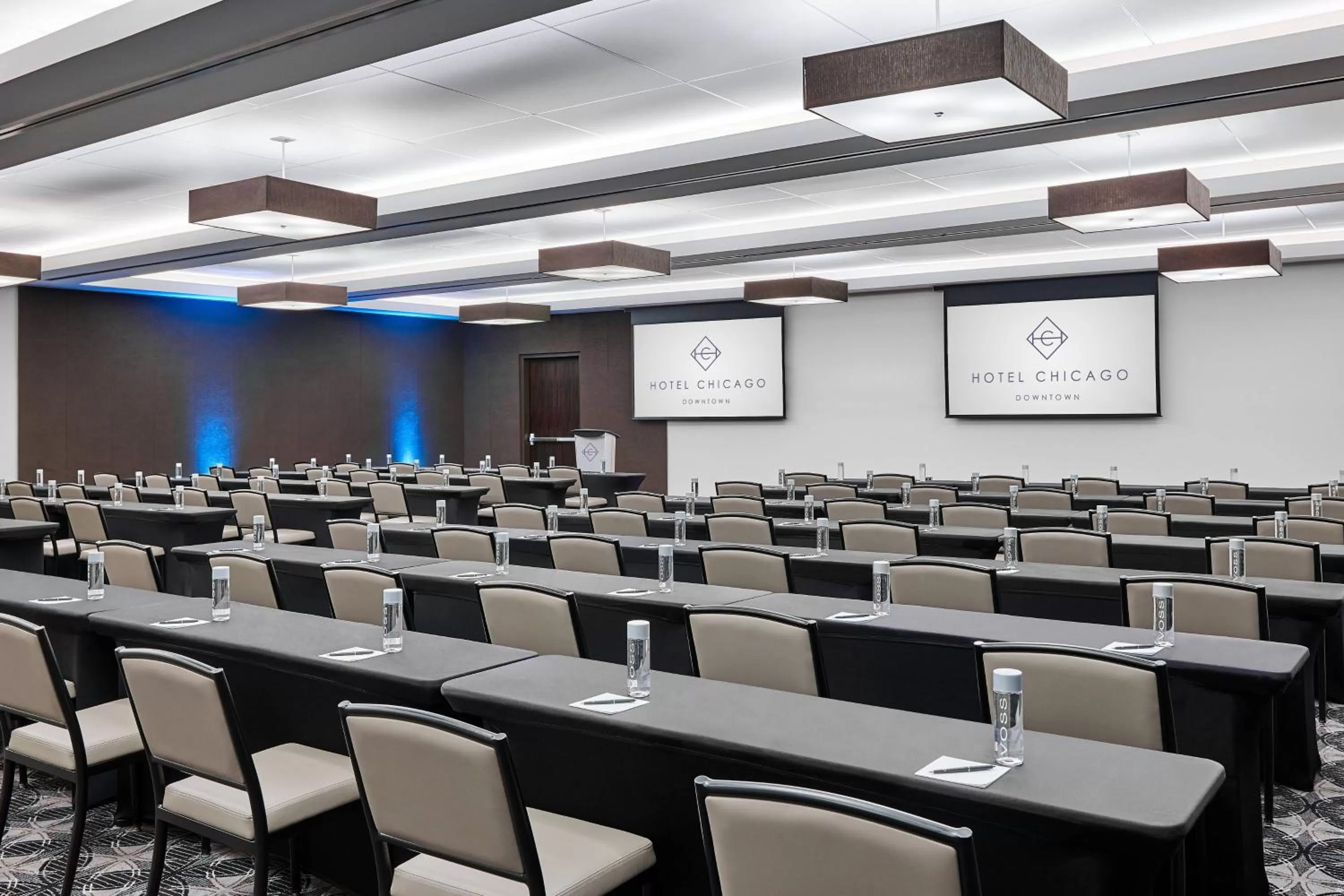 Meeting/conference room in Hotel Chicago Downtown, Autograph Collection