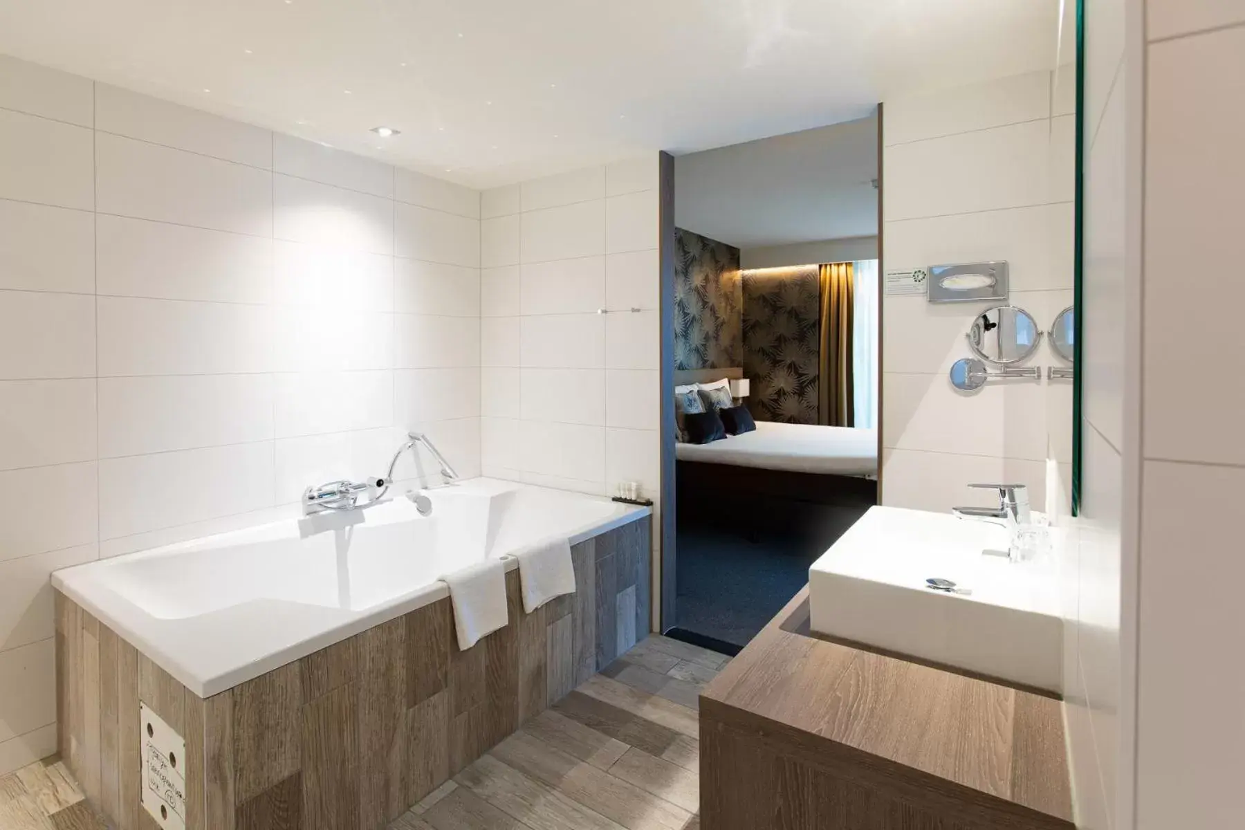 Bathroom in Van der Valk Hotel Groningen-Hoogkerk