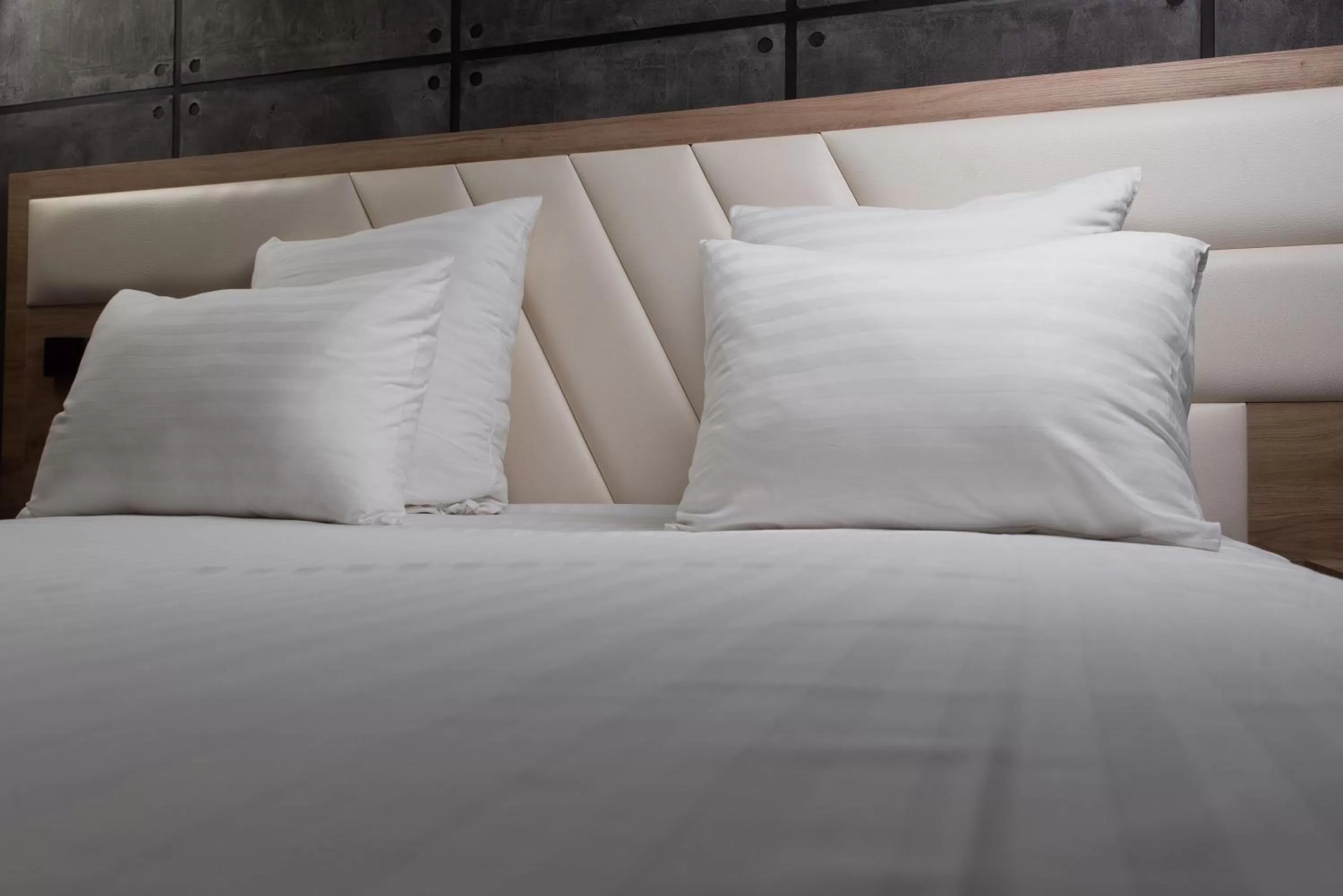 Bed in Avan Plaza Hotel