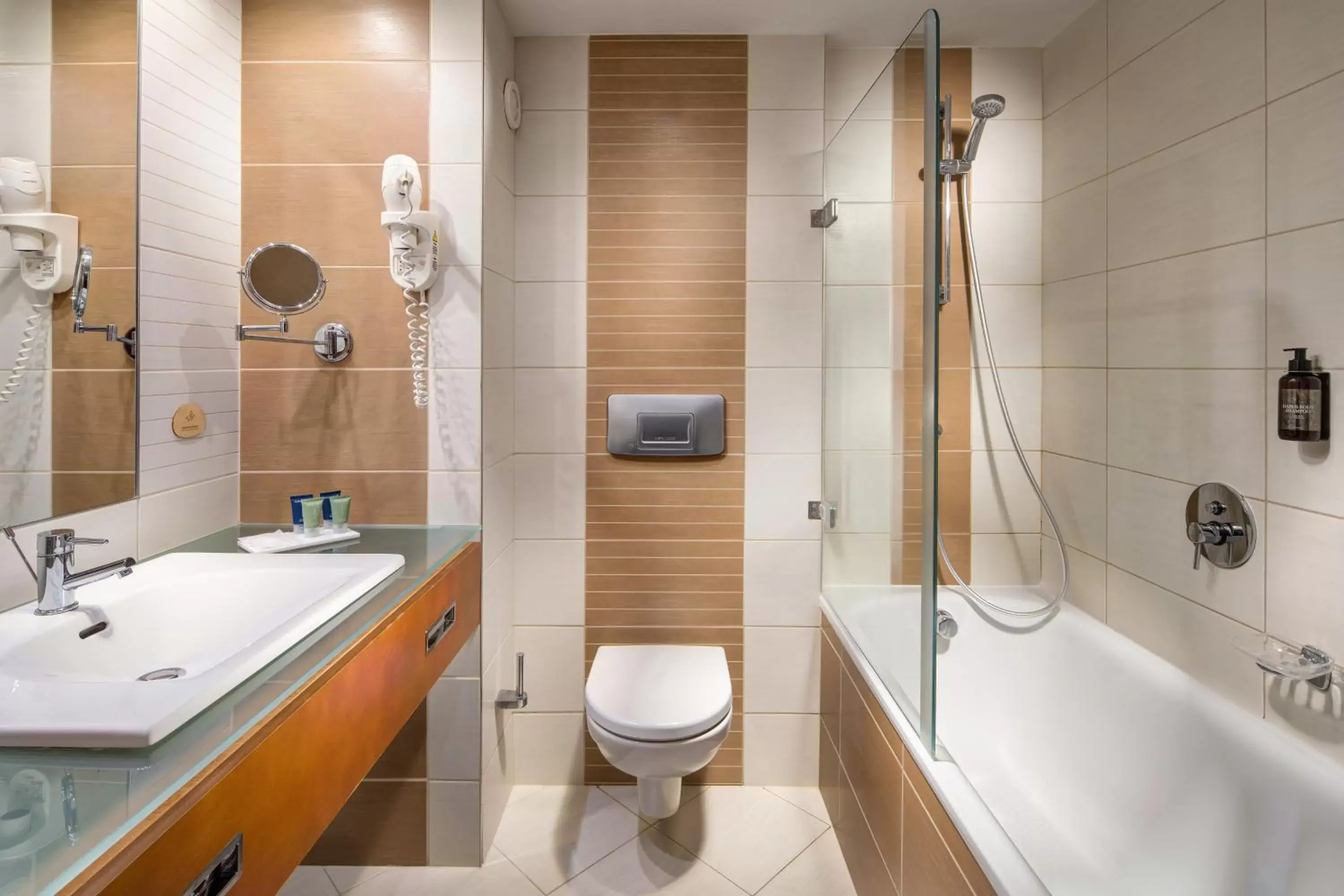 Shower, Bathroom in Quality Hotel Brno Exhibition Centre