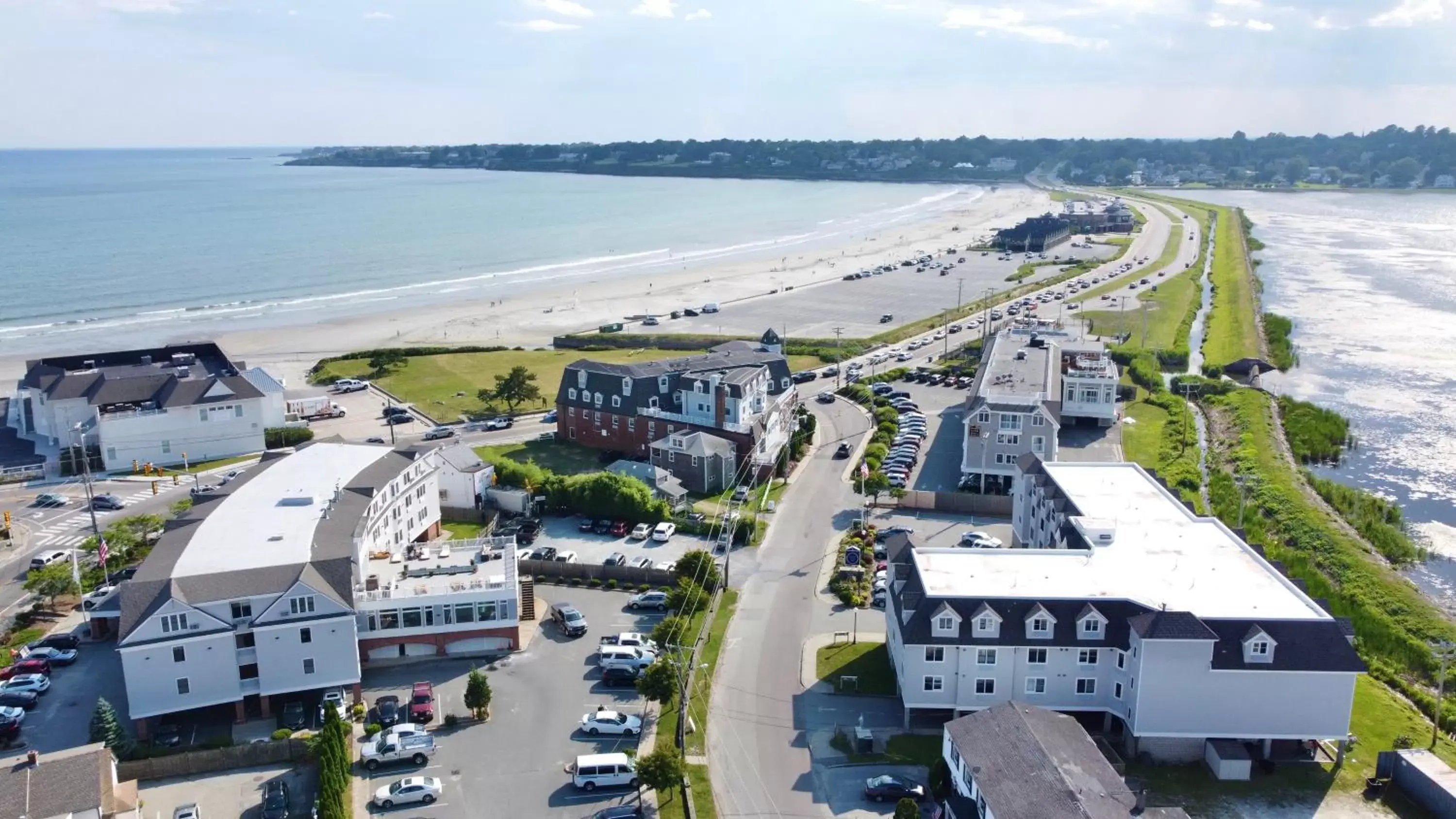 Property building, Bird's-eye View in Atlantic Beach Hotel Newport