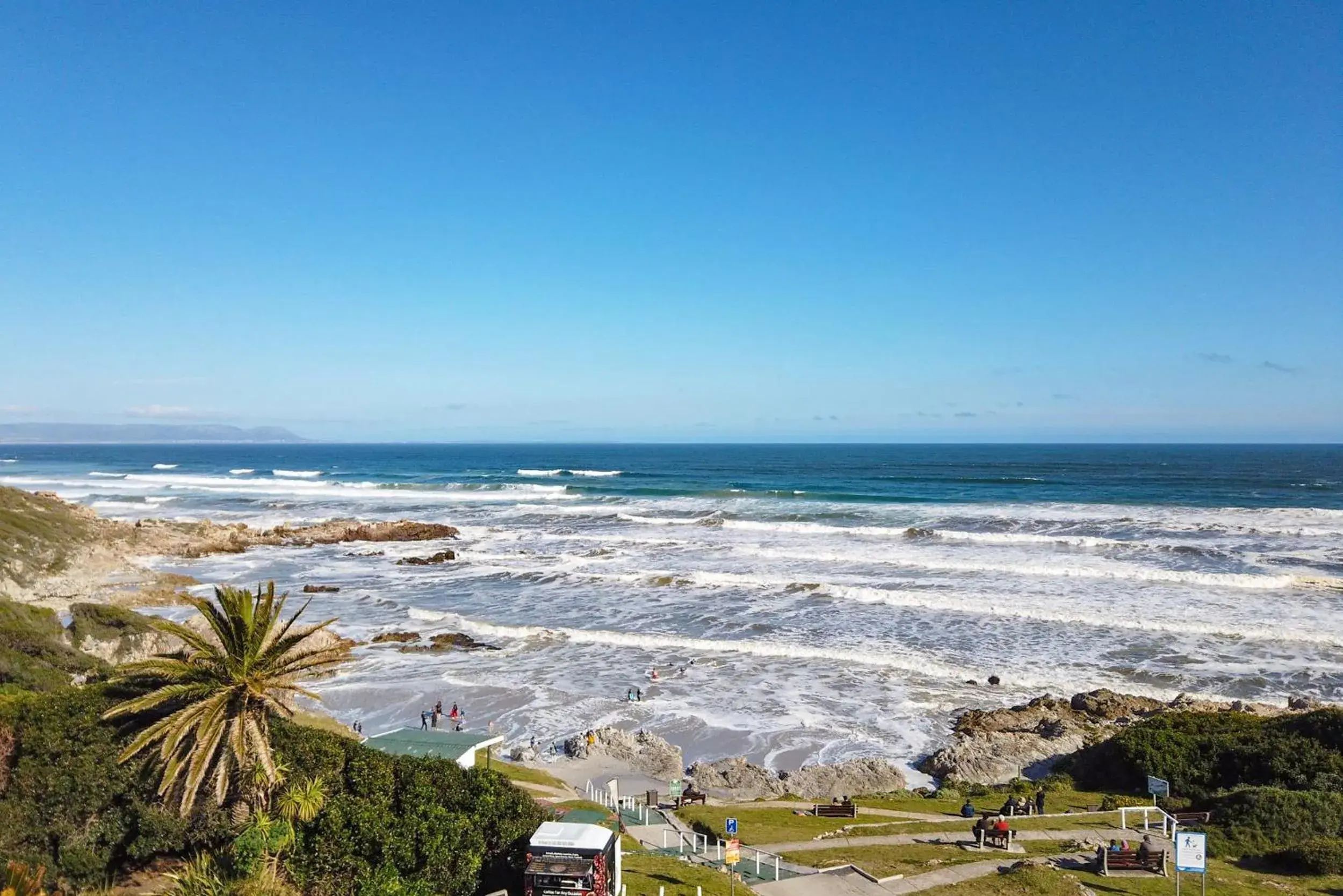 Neighbourhood, Beach in Hermanus Beachfront Lodge