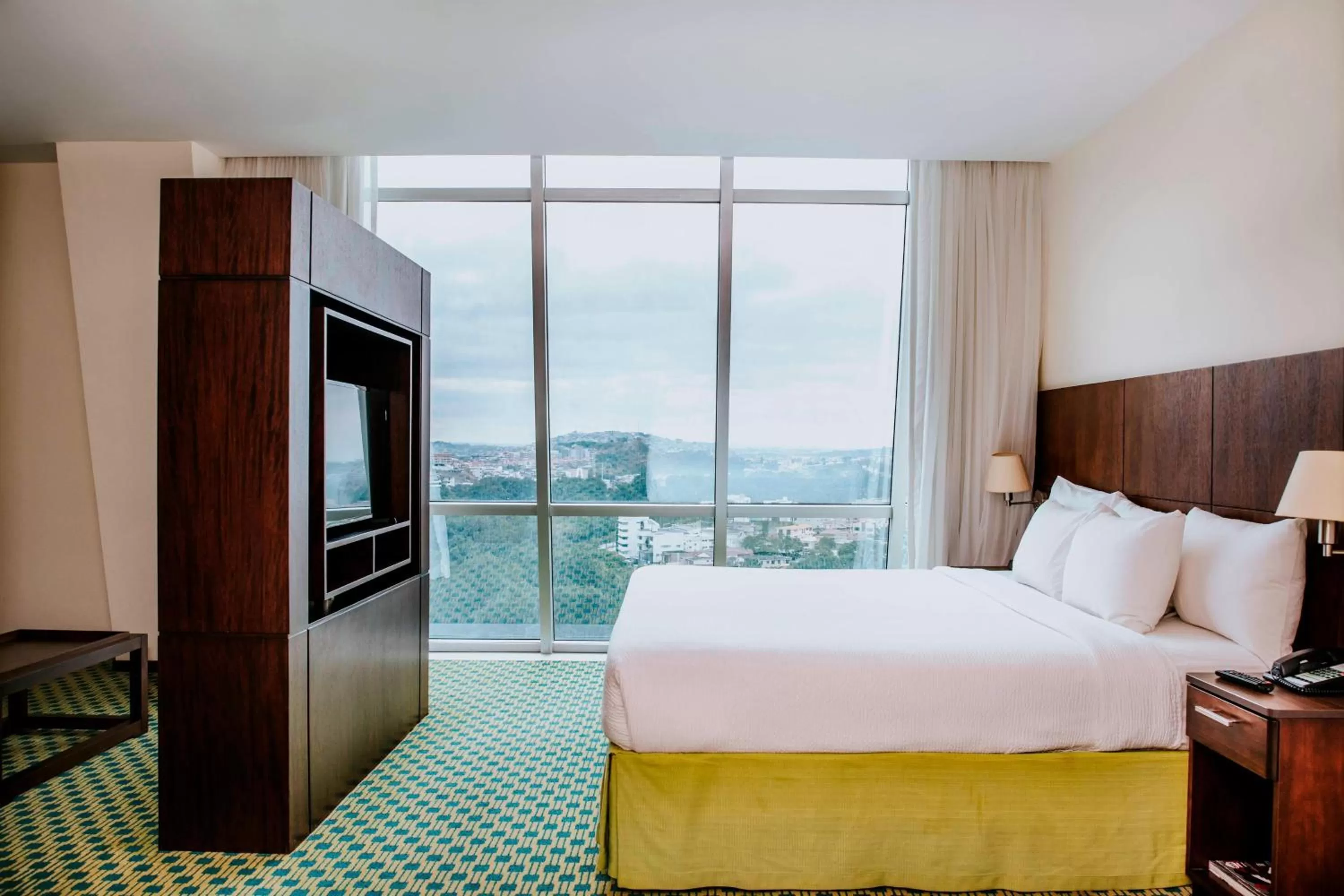 Bedroom, Bed in Courtyard by Marriott Guayaquil