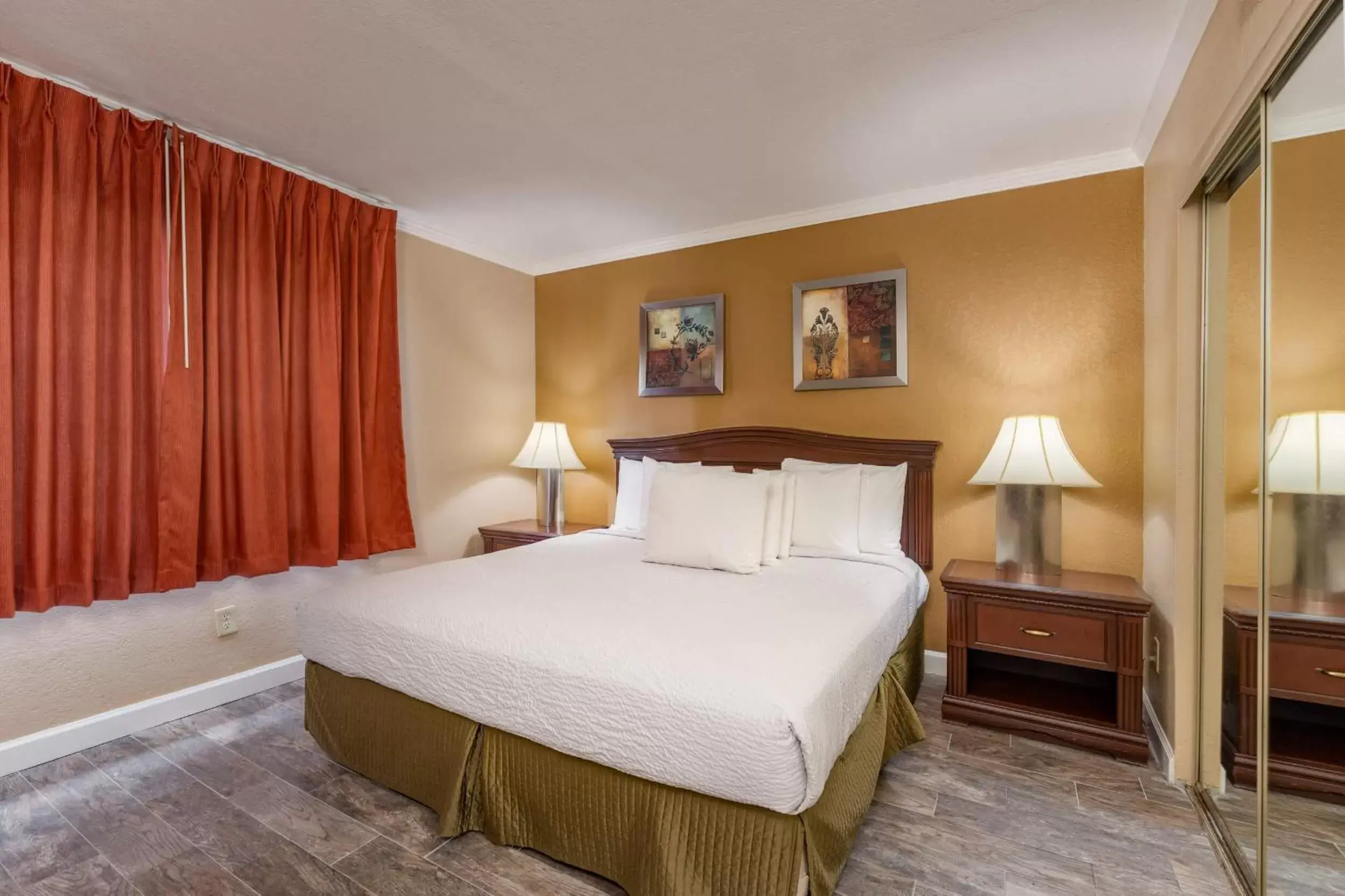 Bed in Legacy Vacation Resorts Kissimmee & Orlando - Near Disney