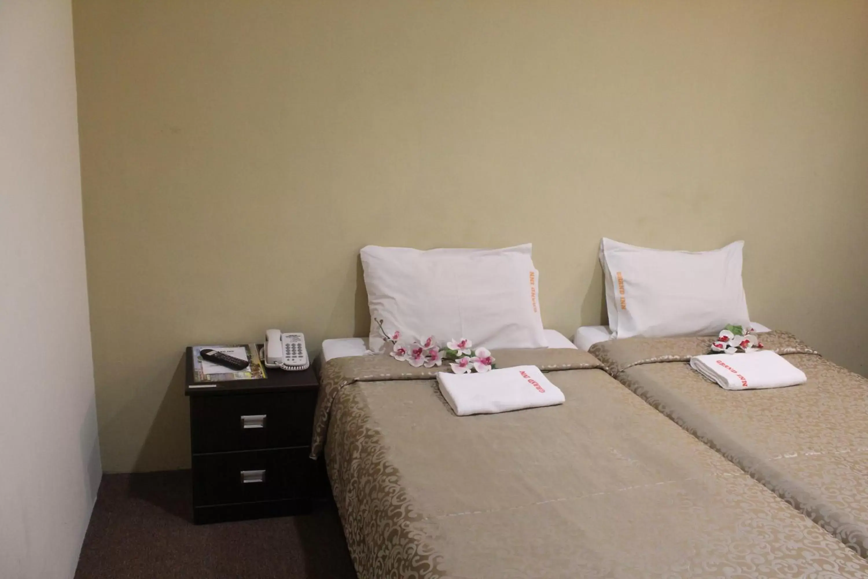 Bedroom, Bed in Grand Inn Hotel - Macalister Road