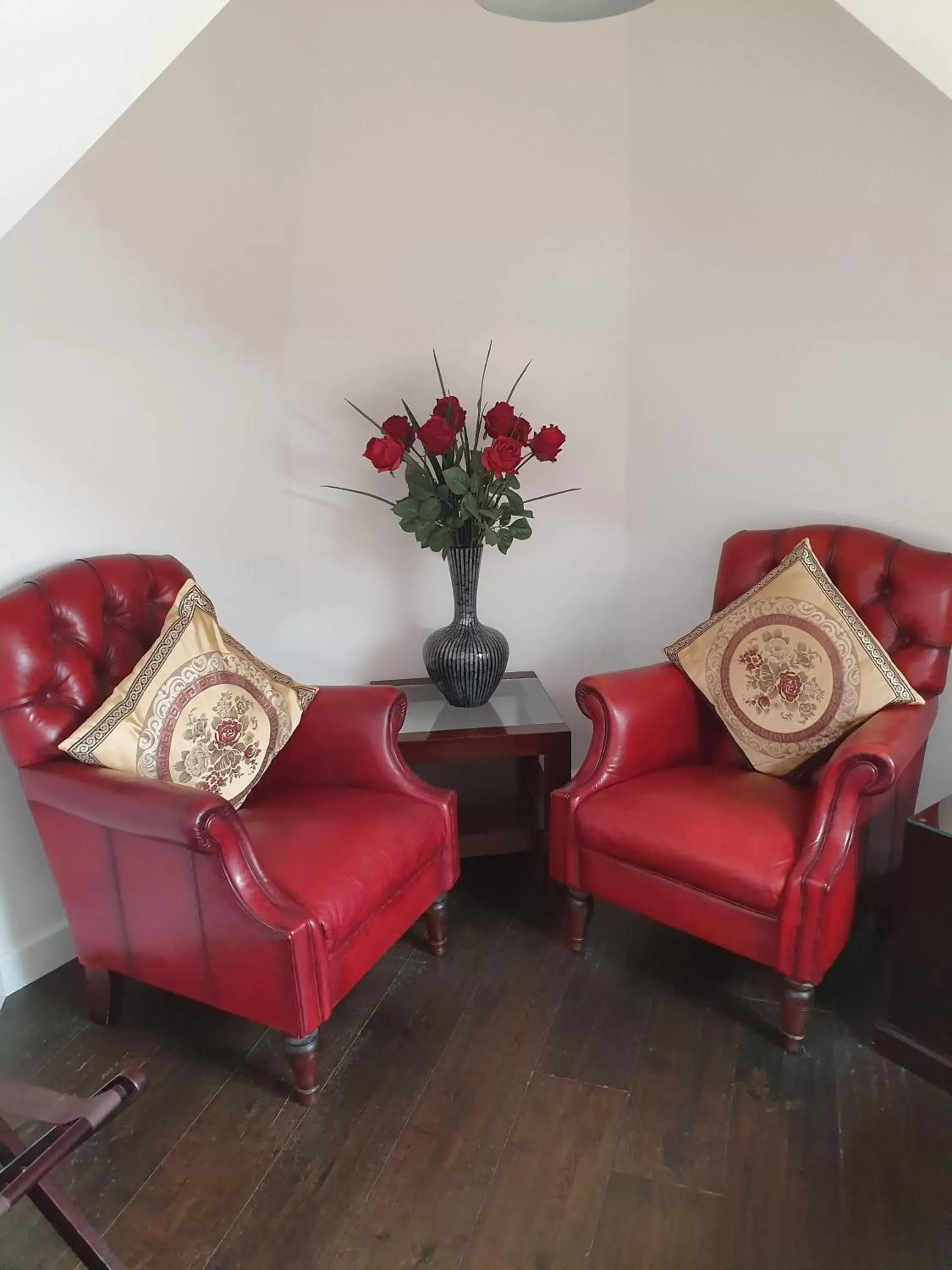 Bedroom, Seating Area in Tower Guest House